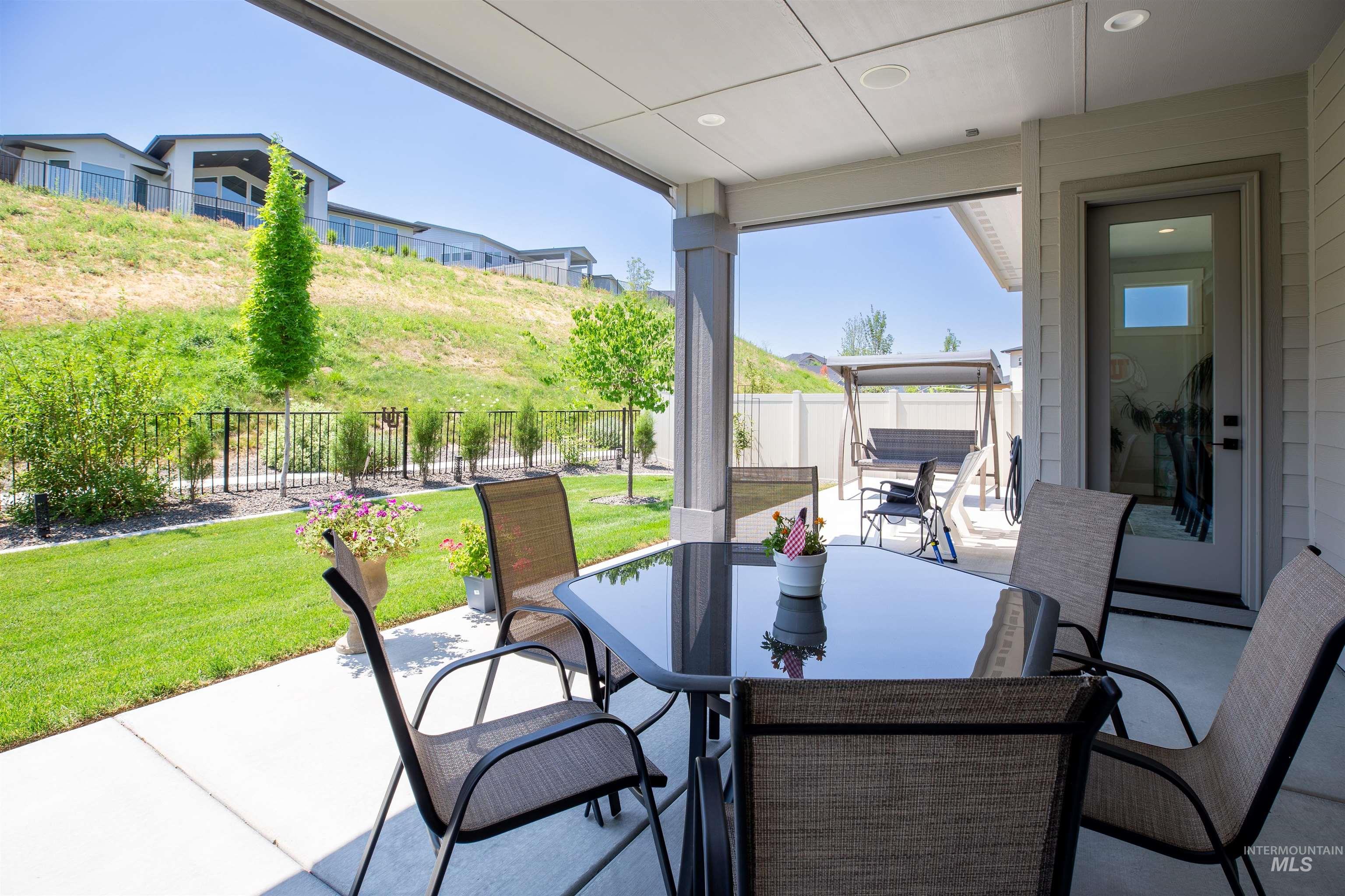 6121 S Cubola Way, Meridian, Idaho 83642, 4 Bedrooms, 2.5 Bathrooms, Residential For Sale, Price $879,000,MLS 98975338