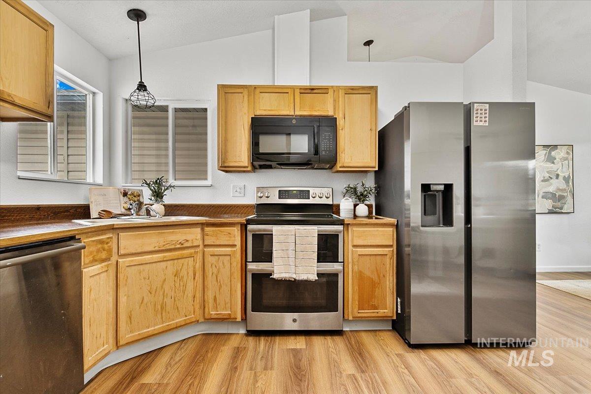 2610 Grouse, Caldwell, Idaho 83605, 3 Bedrooms, 2 Bathrooms, Residential For Sale, Price $320,000,MLS 98975339