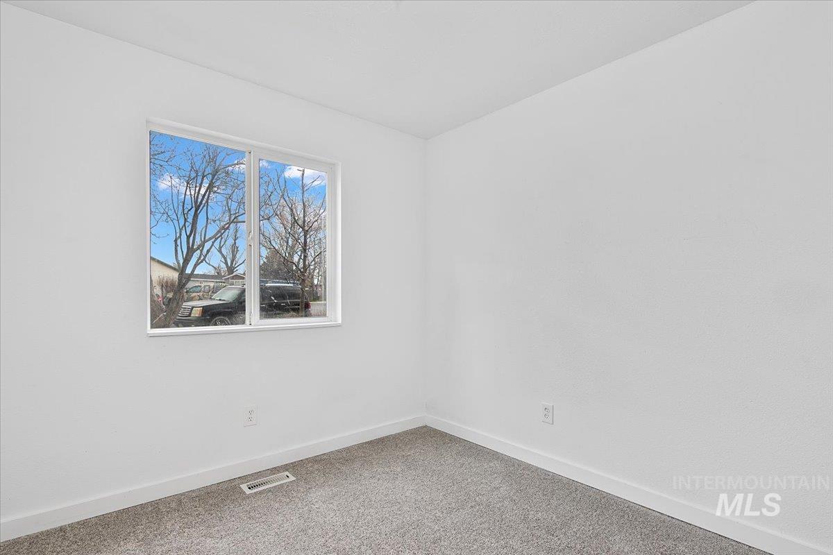 2610 Grouse, Caldwell, Idaho 83605, 3 Bedrooms, 2 Bathrooms, Residential For Sale, Price $320,000,MLS 98975339