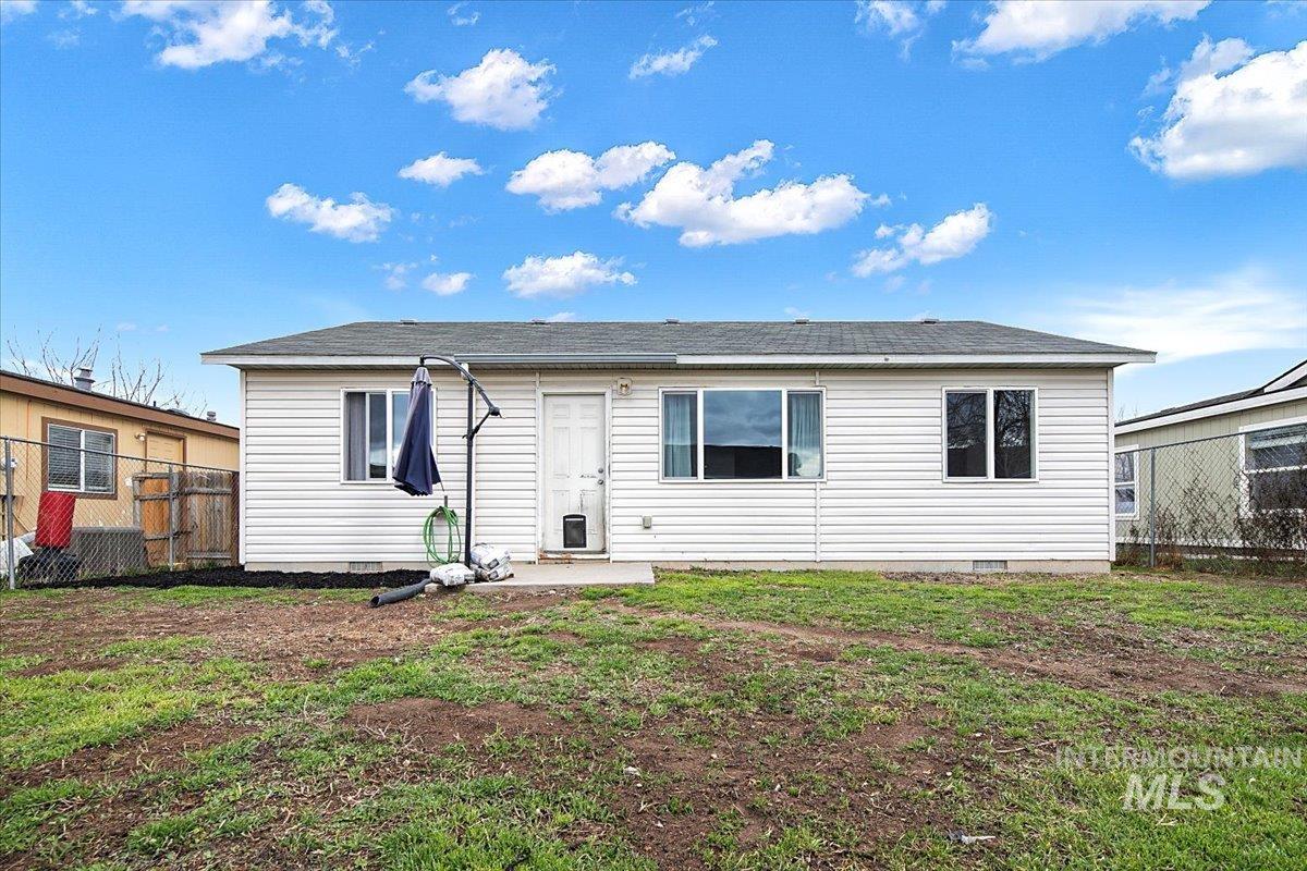 2610 Grouse, Caldwell, Idaho 83605, 3 Bedrooms, 2 Bathrooms, Residential For Sale, Price $320,000,MLS 98975339