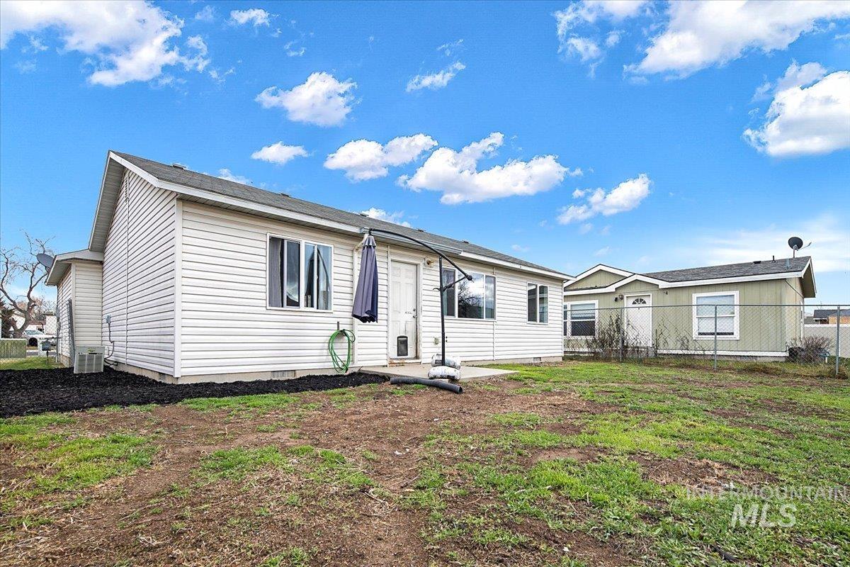 2610 Grouse, Caldwell, Idaho 83605, 3 Bedrooms, 2 Bathrooms, Residential For Sale, Price $320,000,MLS 98975339