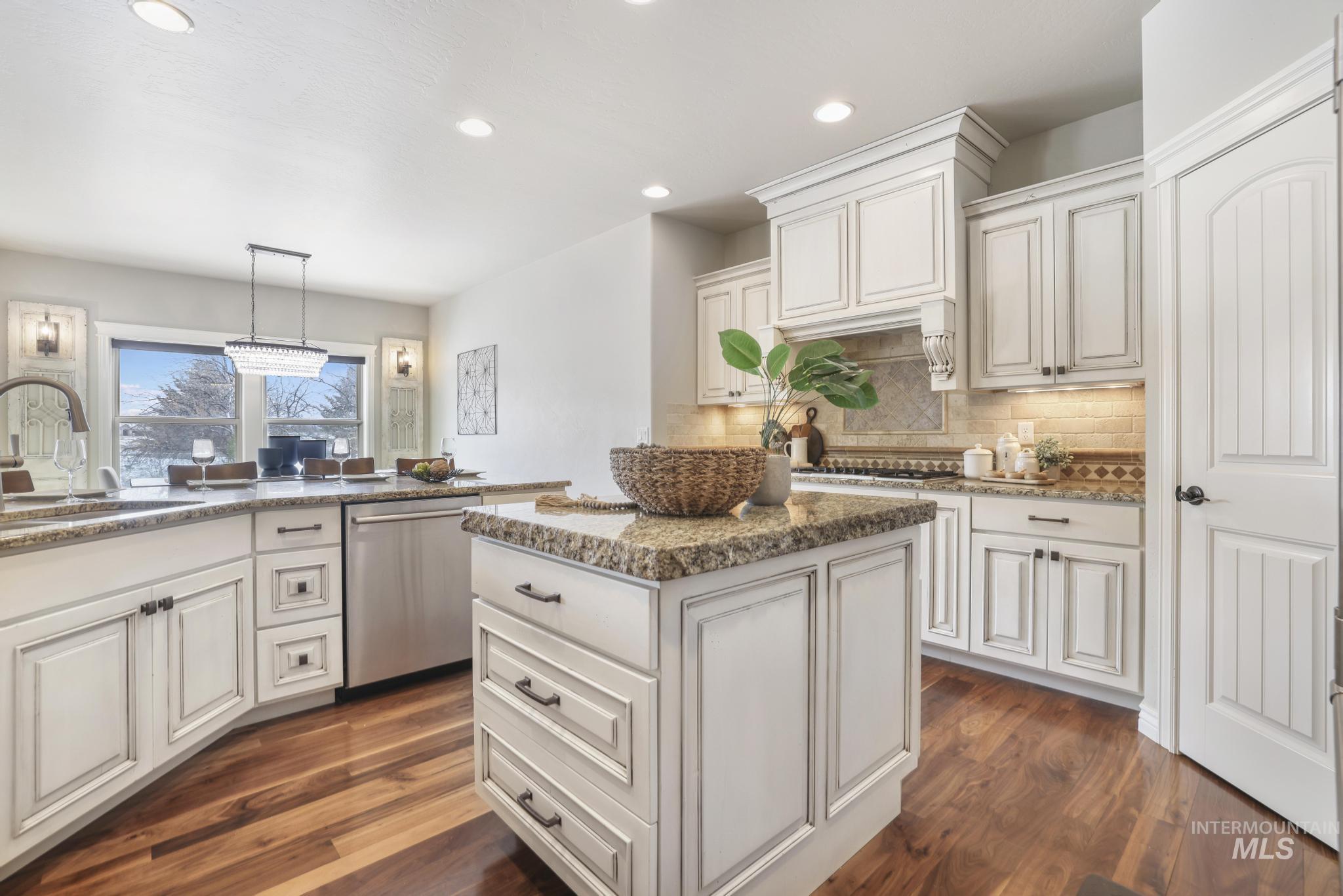 4049 Quail Ridge Drive, Kimberly, Idaho 83341, 4 Bedrooms, 3 Bathrooms, Residential For Sale, Price $825,000,MLS 98975343