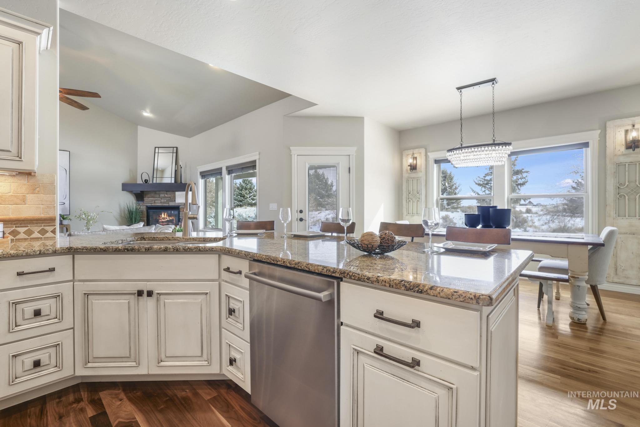 4049 Quail Ridge Drive, Kimberly, Idaho 83341, 4 Bedrooms, 3 Bathrooms, Residential For Sale, Price $825,000,MLS 98975343