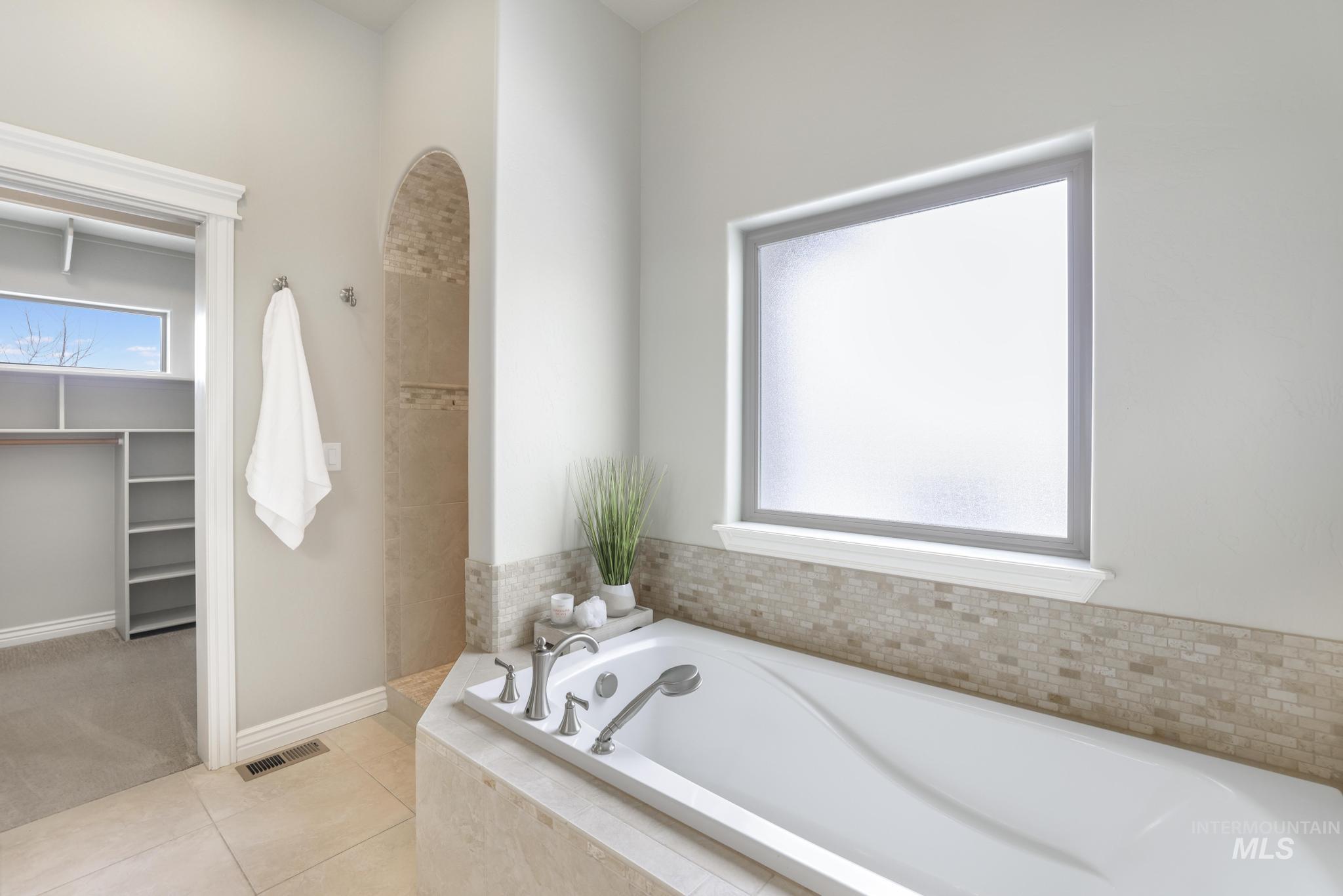 4049 Quail Ridge Drive, Kimberly, Idaho 83341, 4 Bedrooms, 3 Bathrooms, Residential For Sale, Price $825,000,MLS 98975343