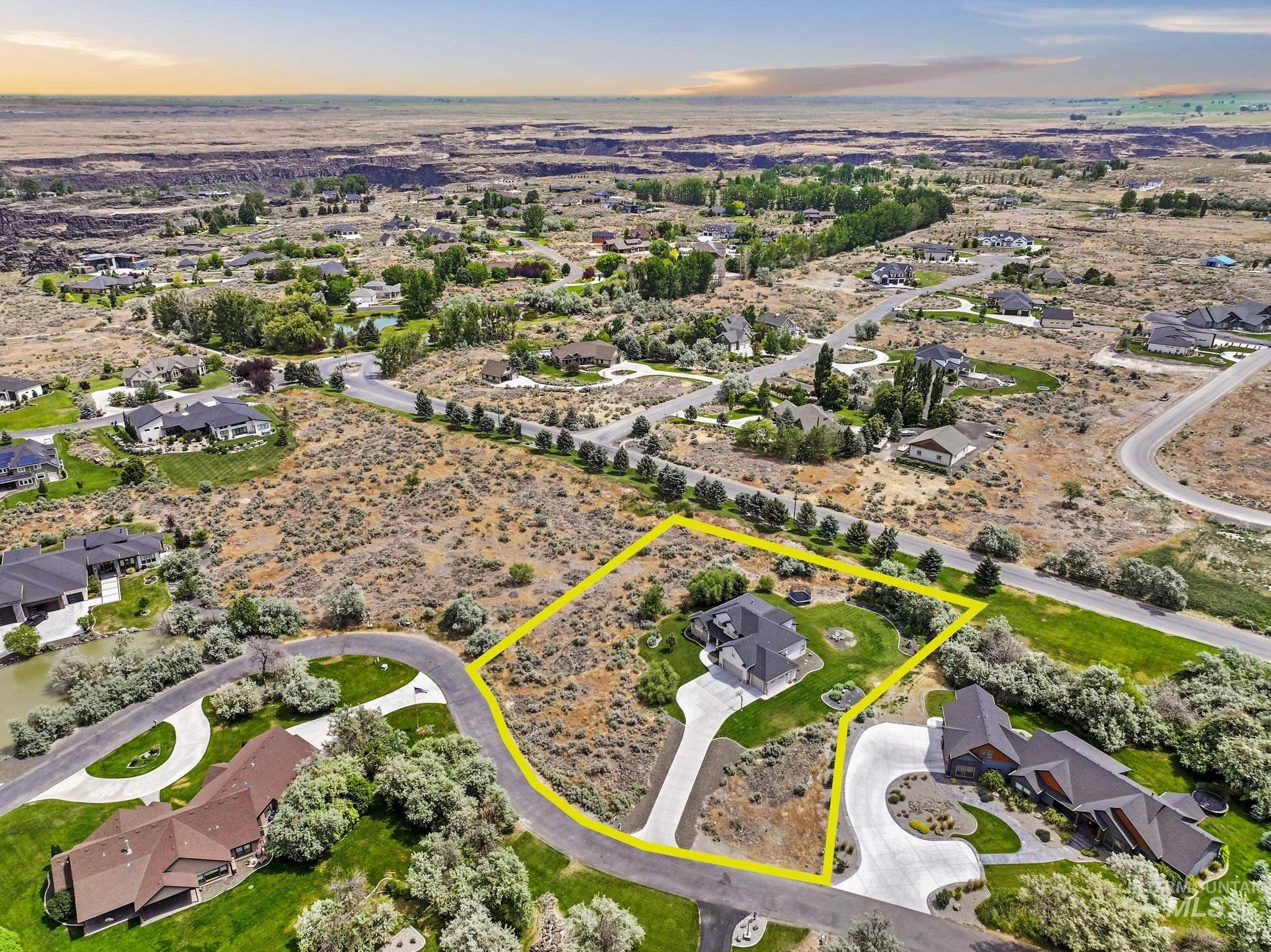 4049 Quail Ridge Drive, Kimberly, Idaho 83341, 4 Bedrooms, 3 Bathrooms, Residential For Sale, Price $825,000,MLS 98975343