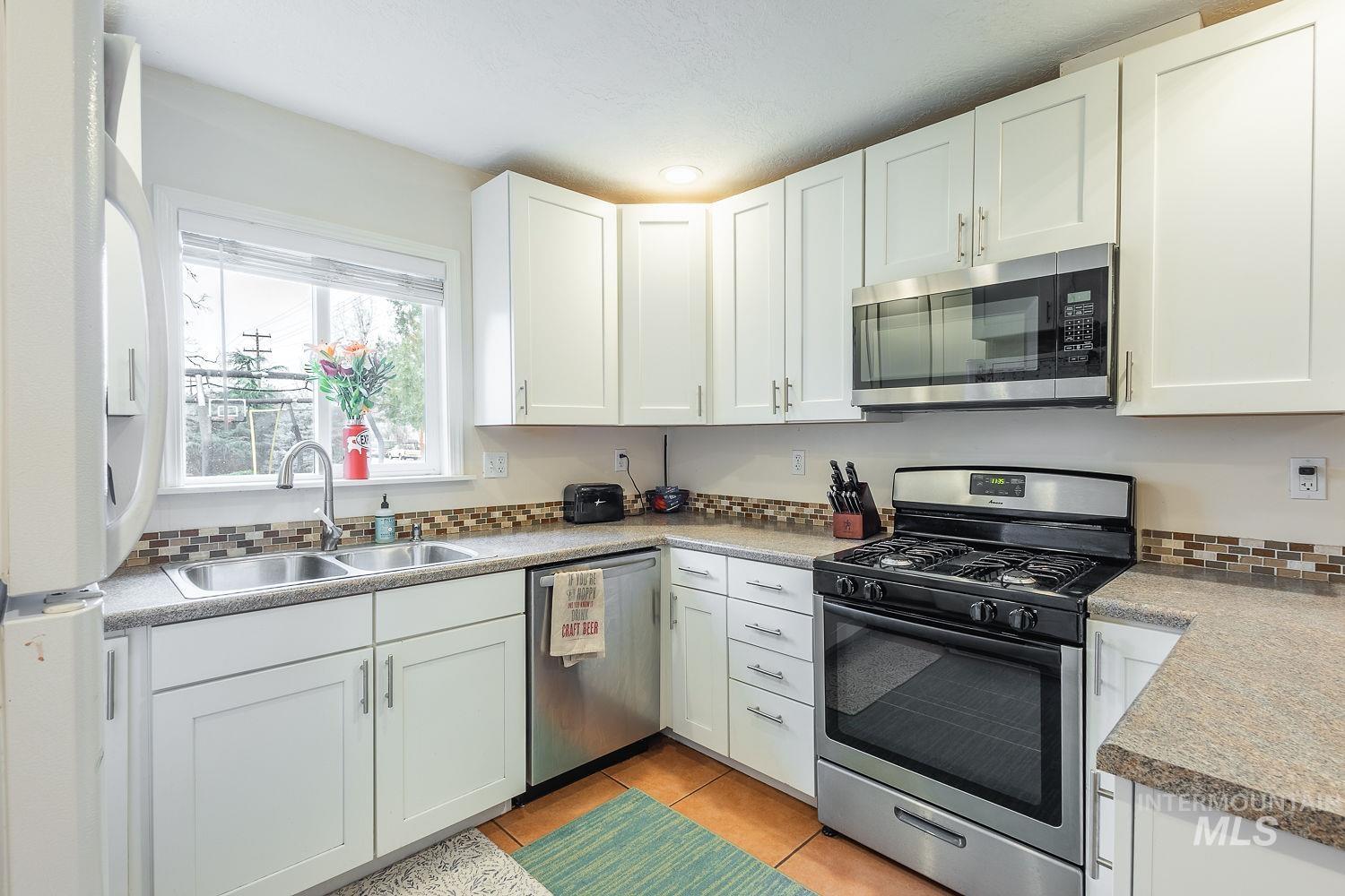 2919 W Good, Boise, Idaho 83703, 3 Bedrooms, 1.5 Bathrooms, Residential For Sale, Price $499,900,MLS 98975344