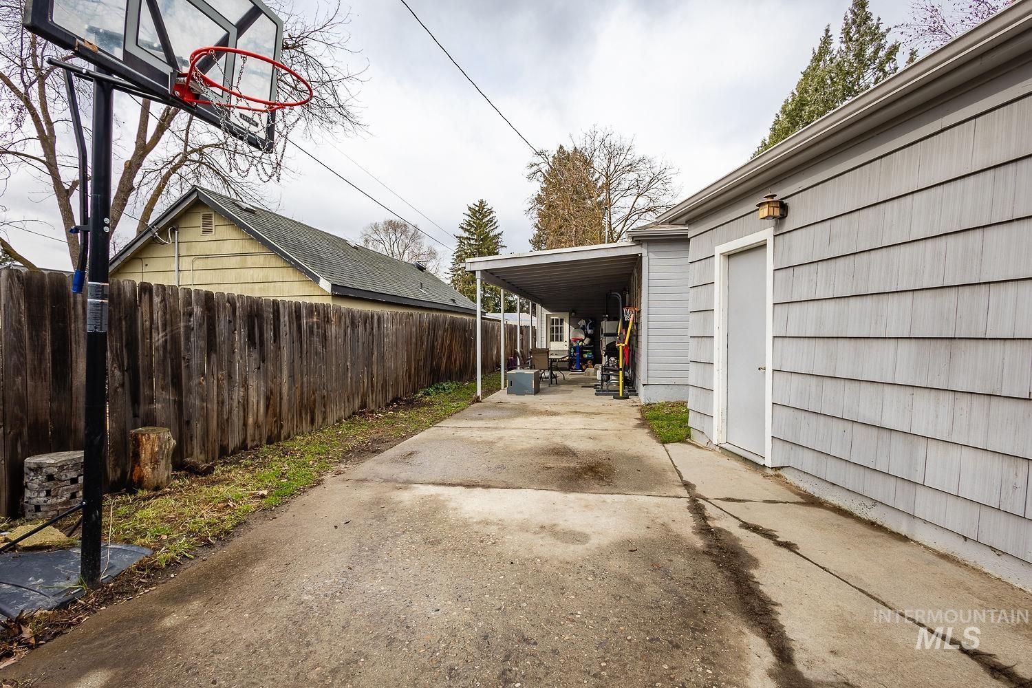 2919 W Good, Boise, Idaho 83703, 3 Bedrooms, 1.5 Bathrooms, Residential For Sale, Price $499,900,MLS 98975344