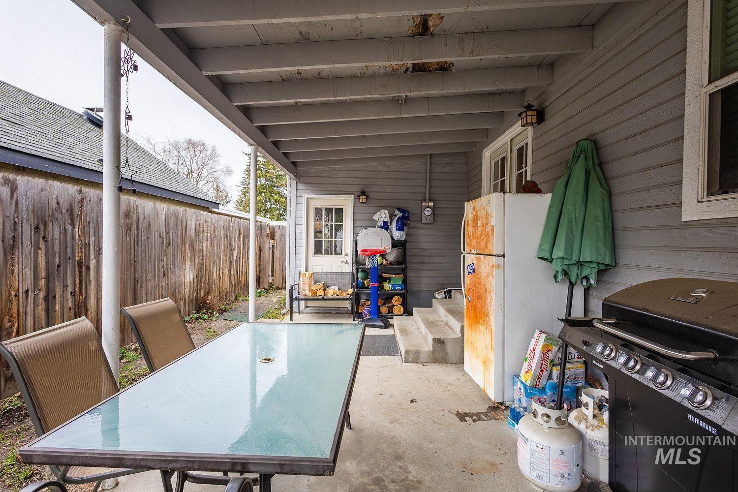 2919 W Good, Boise, Idaho 83703, 3 Bedrooms, 1.5 Bathrooms, Residential For Sale, Price $499,900,MLS 98975344