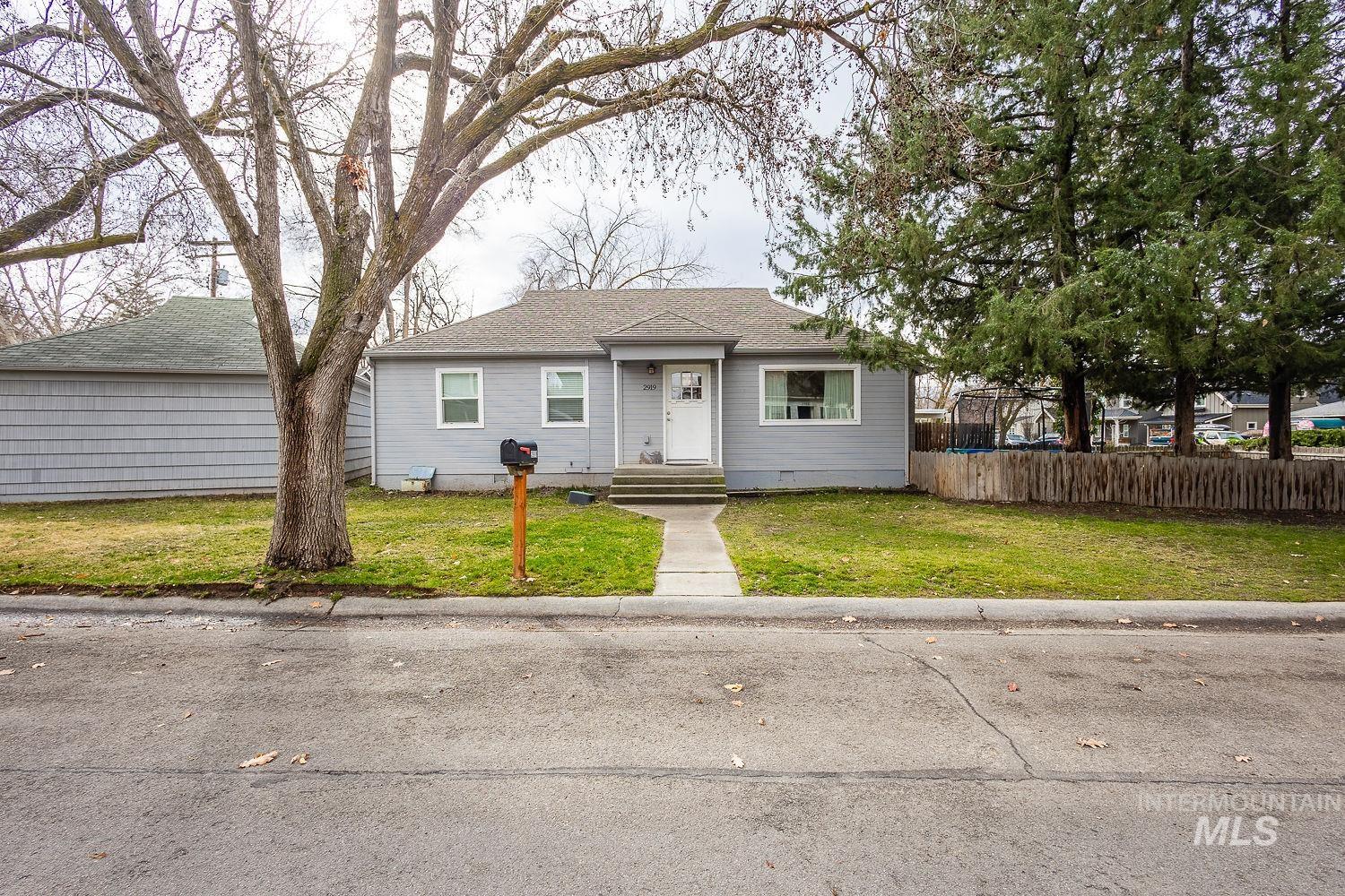 2919 W Good, Boise, Idaho 83703, 3 Bedrooms, 1.5 Bathrooms, Residential For Sale, Price $499,900,MLS 98975344