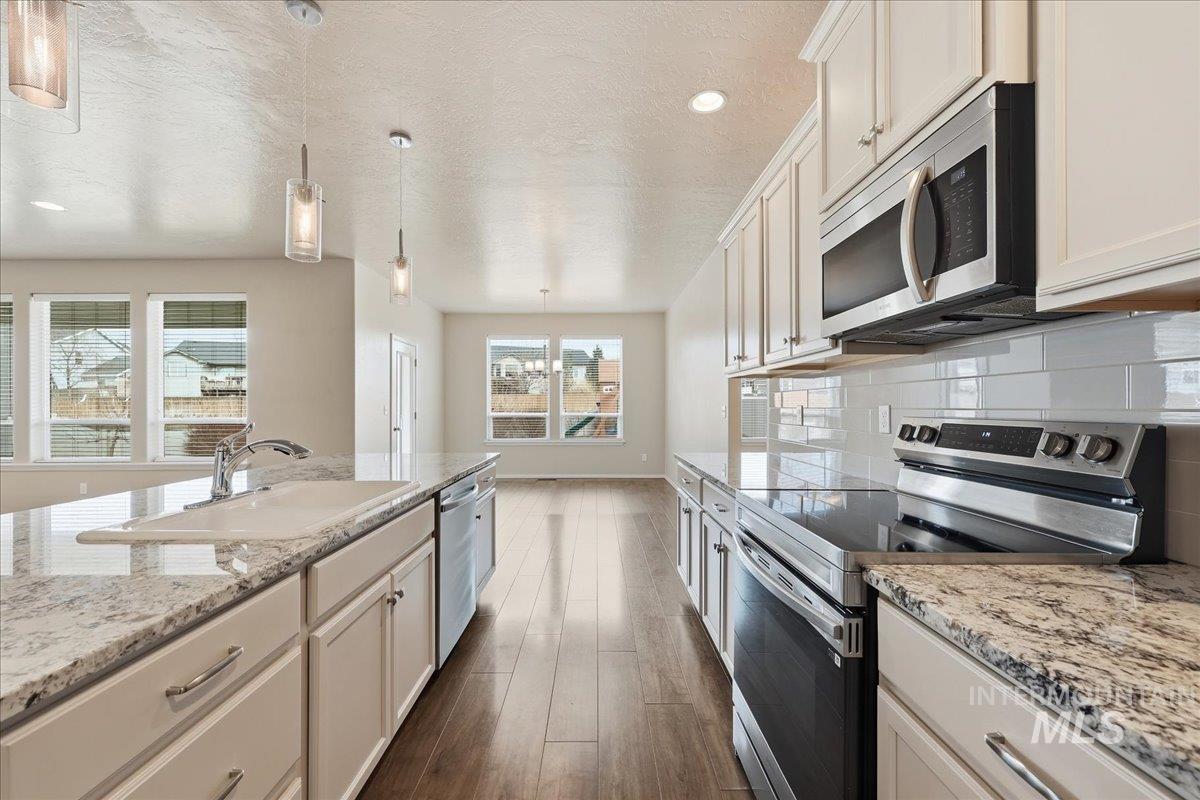 3360 S Fork, Nampa, Idaho 83686, 4 Bedrooms, 2 Bathrooms, Residential For Sale, Price $515,000, 98975345