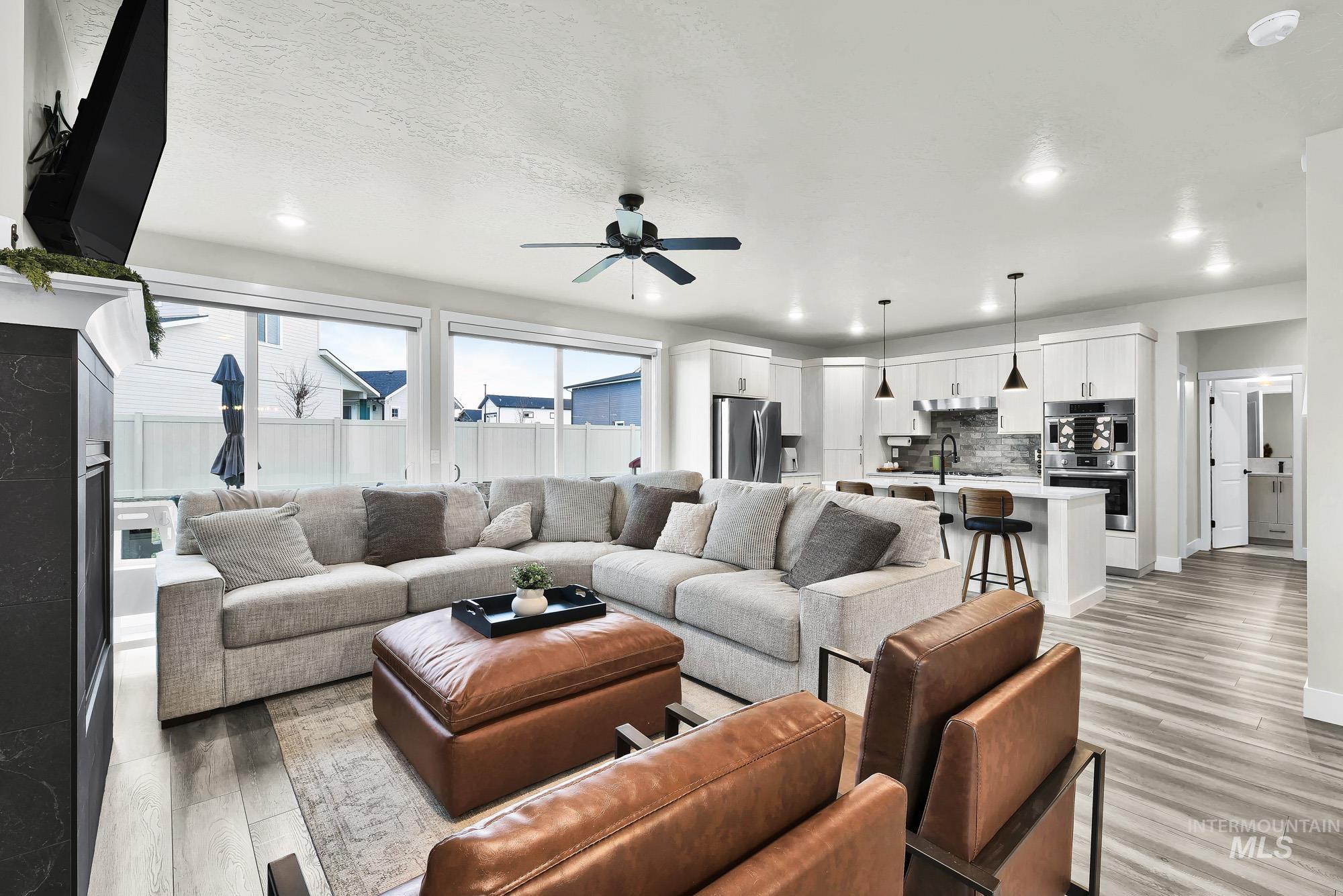 6104 S Corsican Ave, Meridian, Idaho 83642, 5 Bedrooms, 3 Bathrooms, Residential For Sale, Price $643,000,MLS 98975347