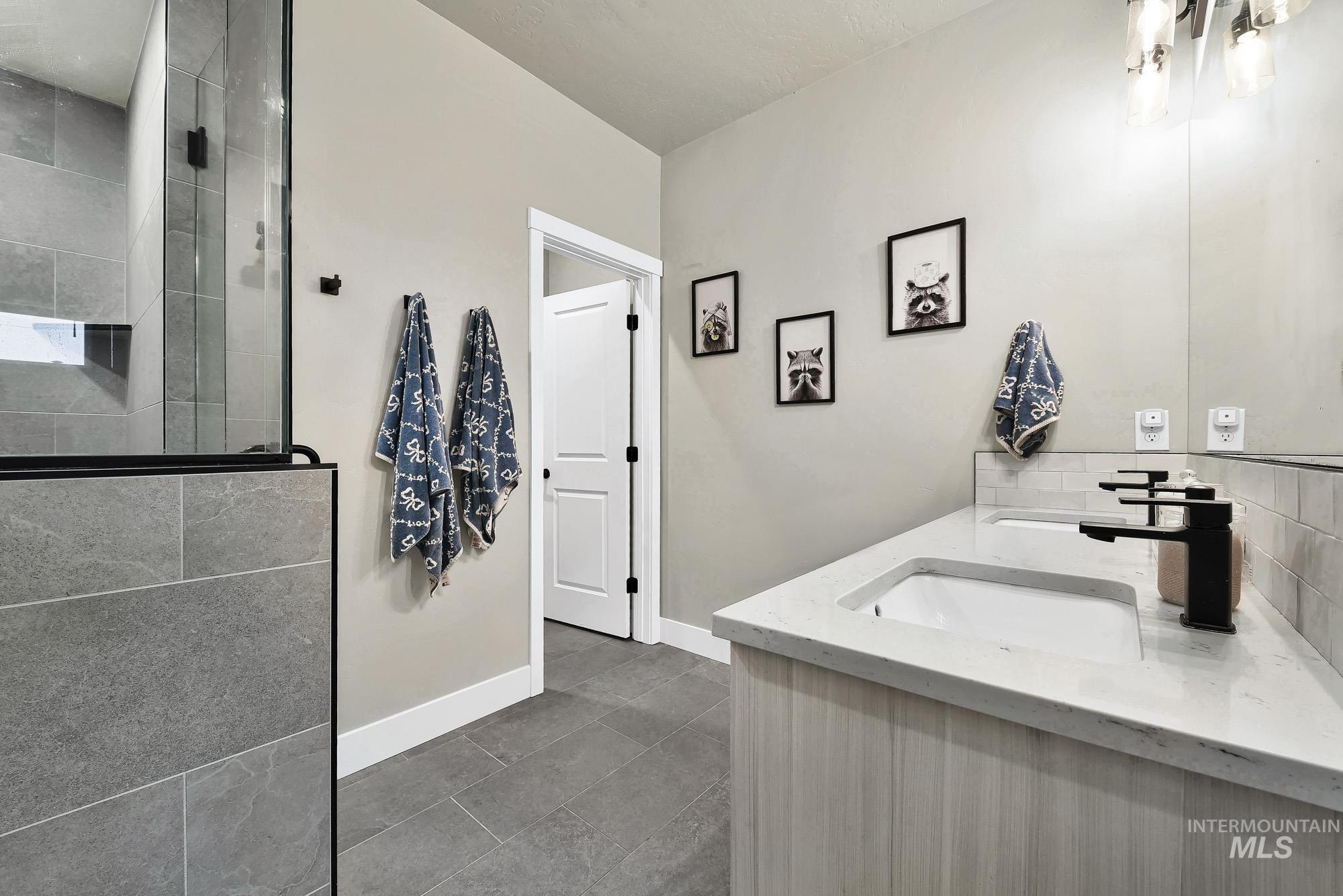 6104 S Corsican Ave, Meridian, Idaho 83642, 5 Bedrooms, 3 Bathrooms, Residential For Sale, Price $665,000, 98975347