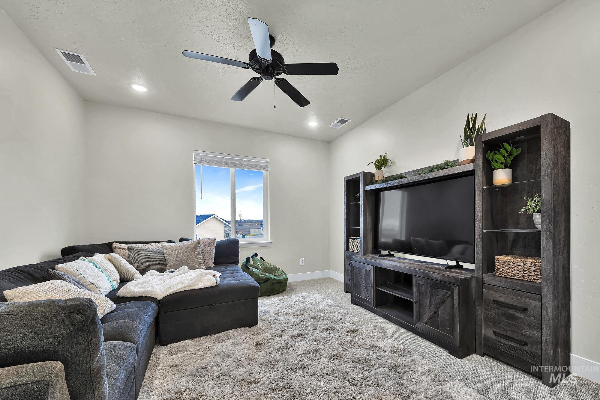 6104 S Corsican Ave, Meridian, Idaho 83642, 5 Bedrooms, 3 Bathrooms, Residential For Sale, Price $619,999, 98975347