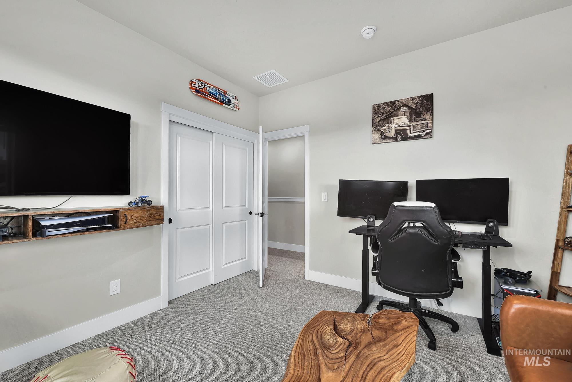 6104 S Corsican Ave, Meridian, Idaho 83642, 5 Bedrooms, 3 Bathrooms, Residential For Sale, Price $643,000,MLS 98975347