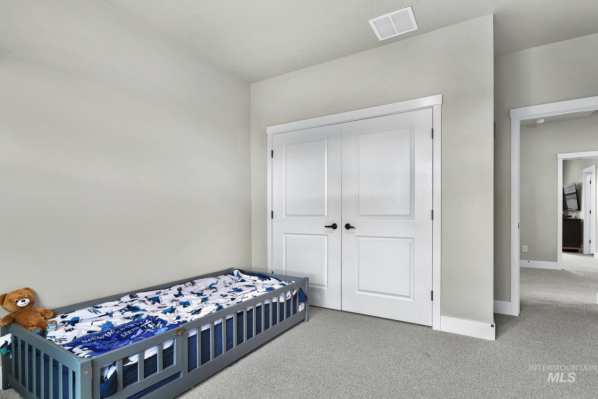 6104 S Corsican Ave, Meridian, Idaho 83642, 5 Bedrooms, 3 Bathrooms, Residential For Sale, Price $665,000, 98975347