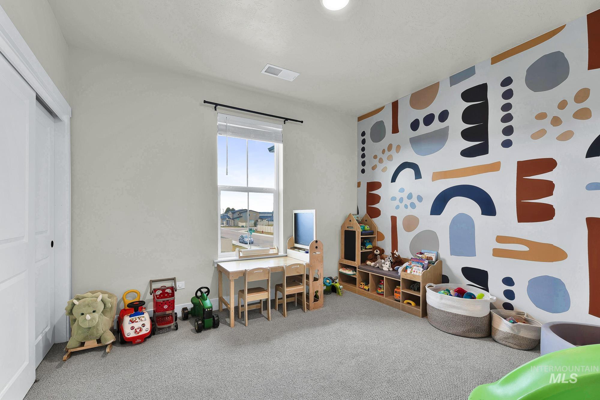 6104 S Corsican Ave, Meridian, Idaho 83642, 5 Bedrooms, 3 Bathrooms, Residential For Sale, Price $643,000,MLS 98975347