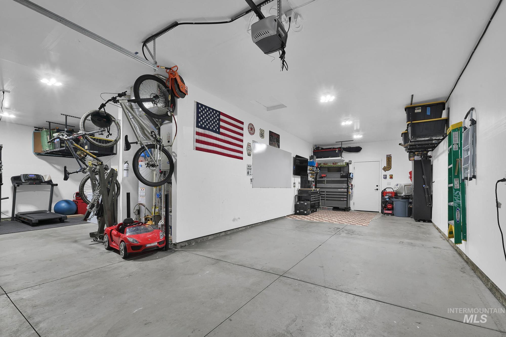 6104 S Corsican Ave, Meridian, Idaho 83642, 5 Bedrooms, 3 Bathrooms, Residential For Sale, Price $665,000, 98975347