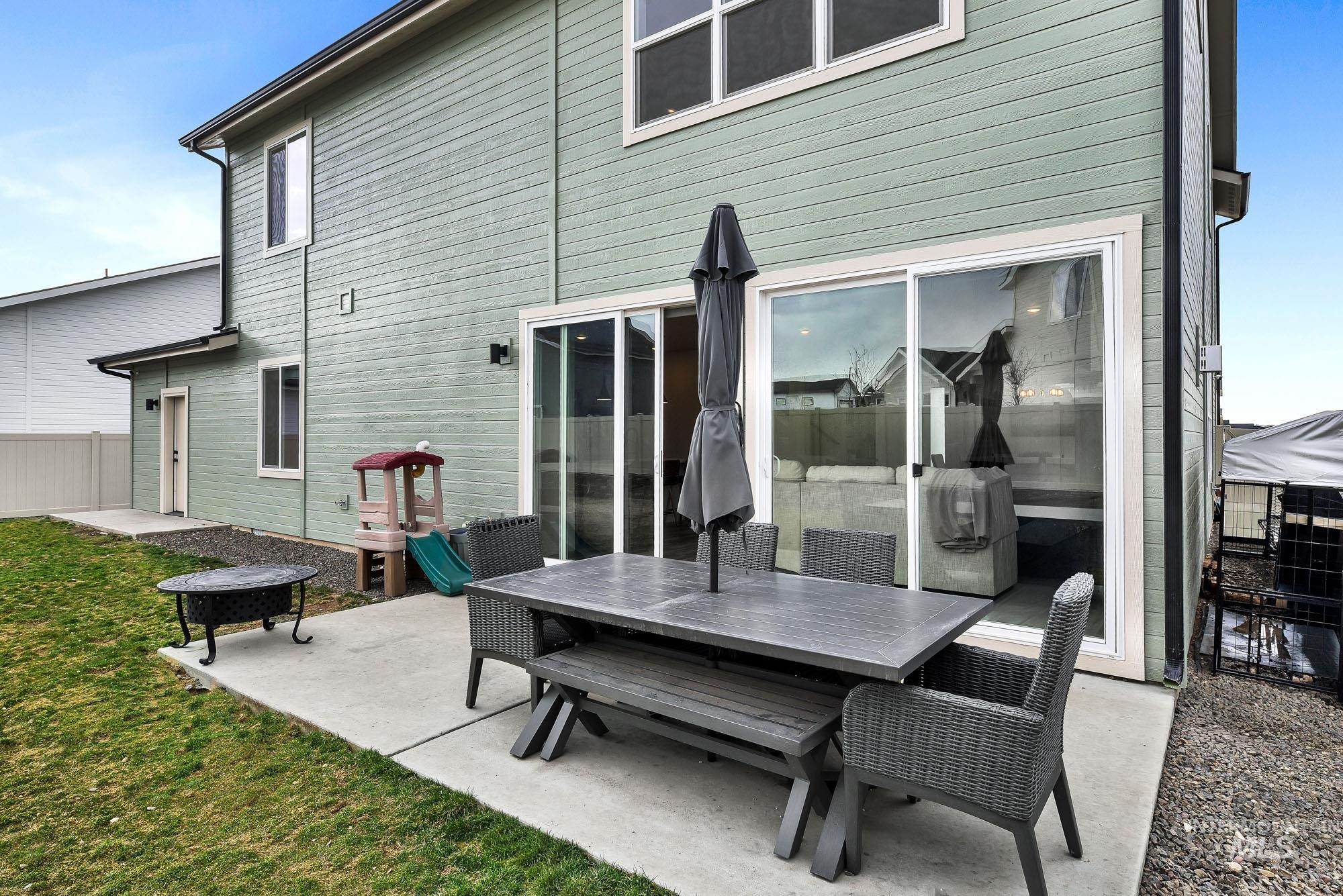 6104 S Corsican, Meridian, Idaho 83642, 5 Bedrooms, 3 Bathrooms, Residential For Sale, Price $665,000,MLS 98975347