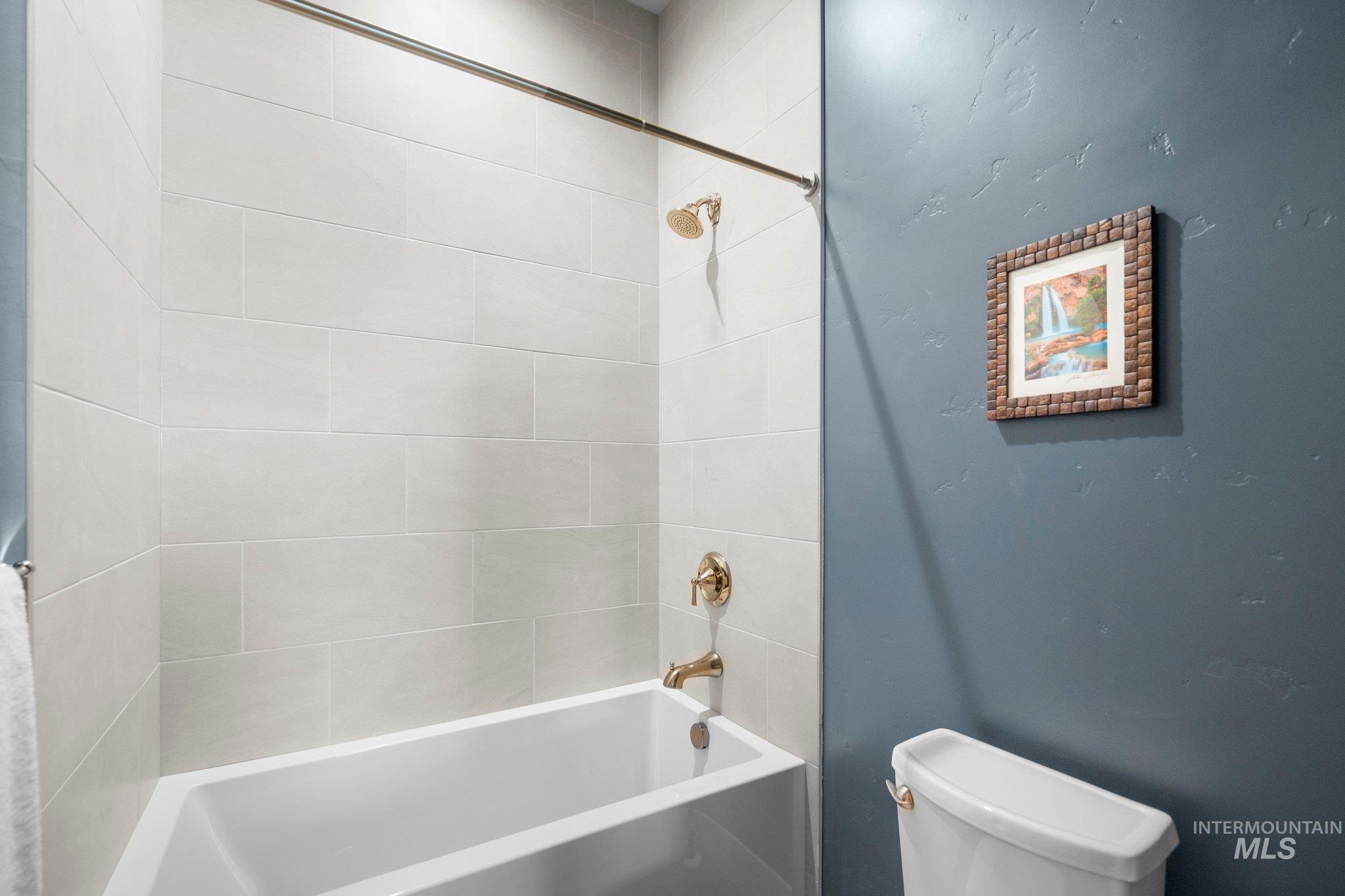 6334 Chateau Ct, Star, Idaho 83669, 3 Bedrooms, 2.5 Bathrooms, Residential For Sale, Price $890,000, 98975348