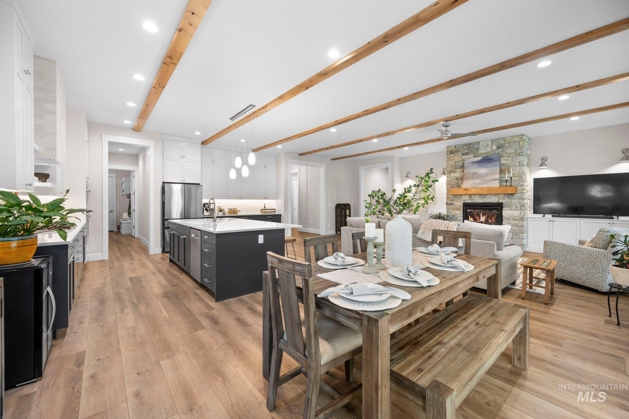 6334 Chateau Ct, Star, Idaho 83669, 3 Bedrooms, 2.5 Bathrooms, Residential For Sale, Price $890,000,MLS 98975348