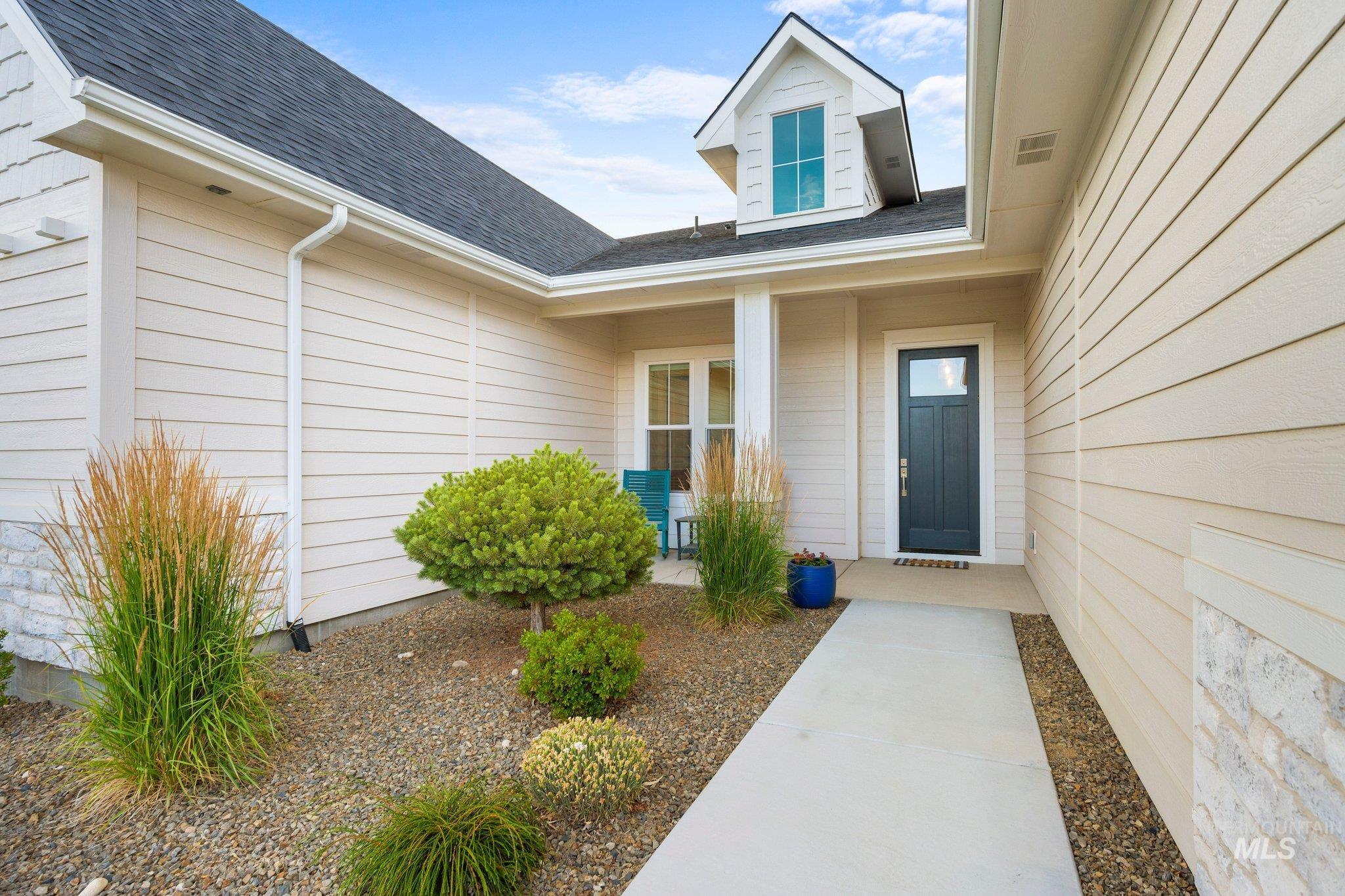 6334 Chateau Ct, Star, Idaho 83669, 3 Bedrooms, 2.5 Bathrooms, Residential For Sale, Price $890,000, 98975348