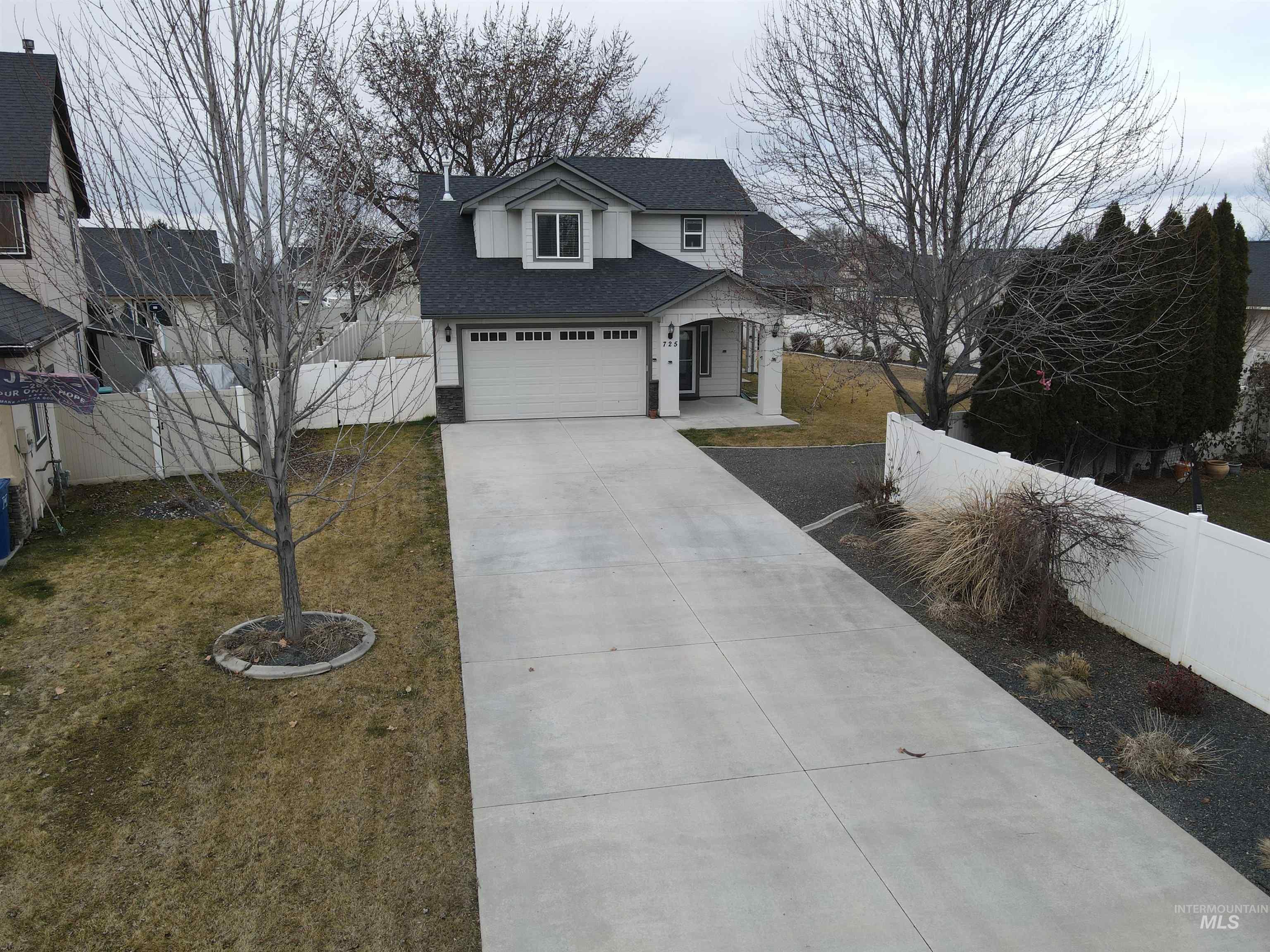 725 Lilac St., Fruitland, Idaho 83619-0000, 3 Bedrooms, 2.5 Bathrooms, Residential For Sale, Price $469,000, 98975352