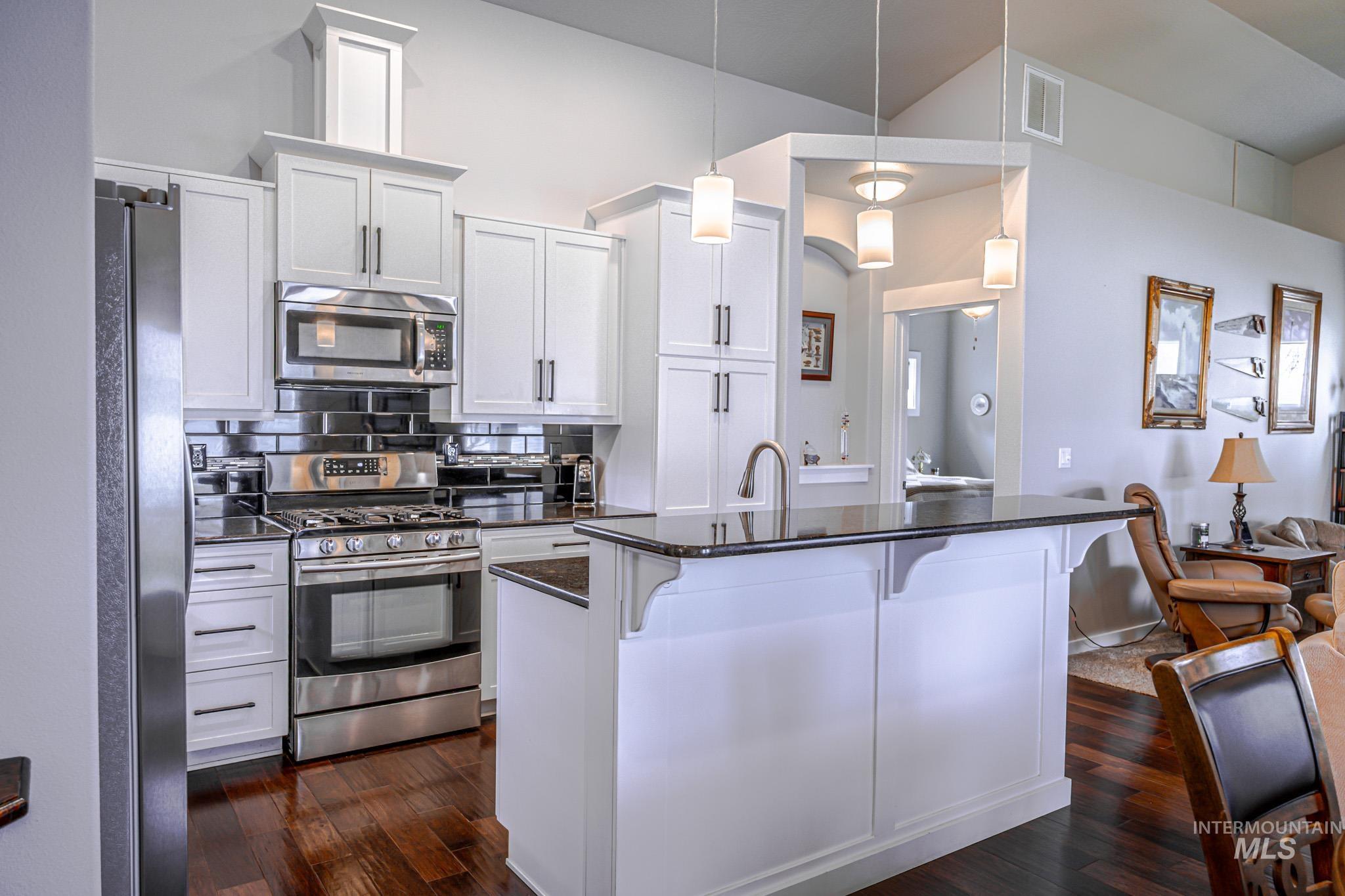 725 Lilac St., Fruitland, Idaho 83619-0000, 3 Bedrooms, 2.5 Bathrooms, Residential For Sale, Price $469,000, 98975352