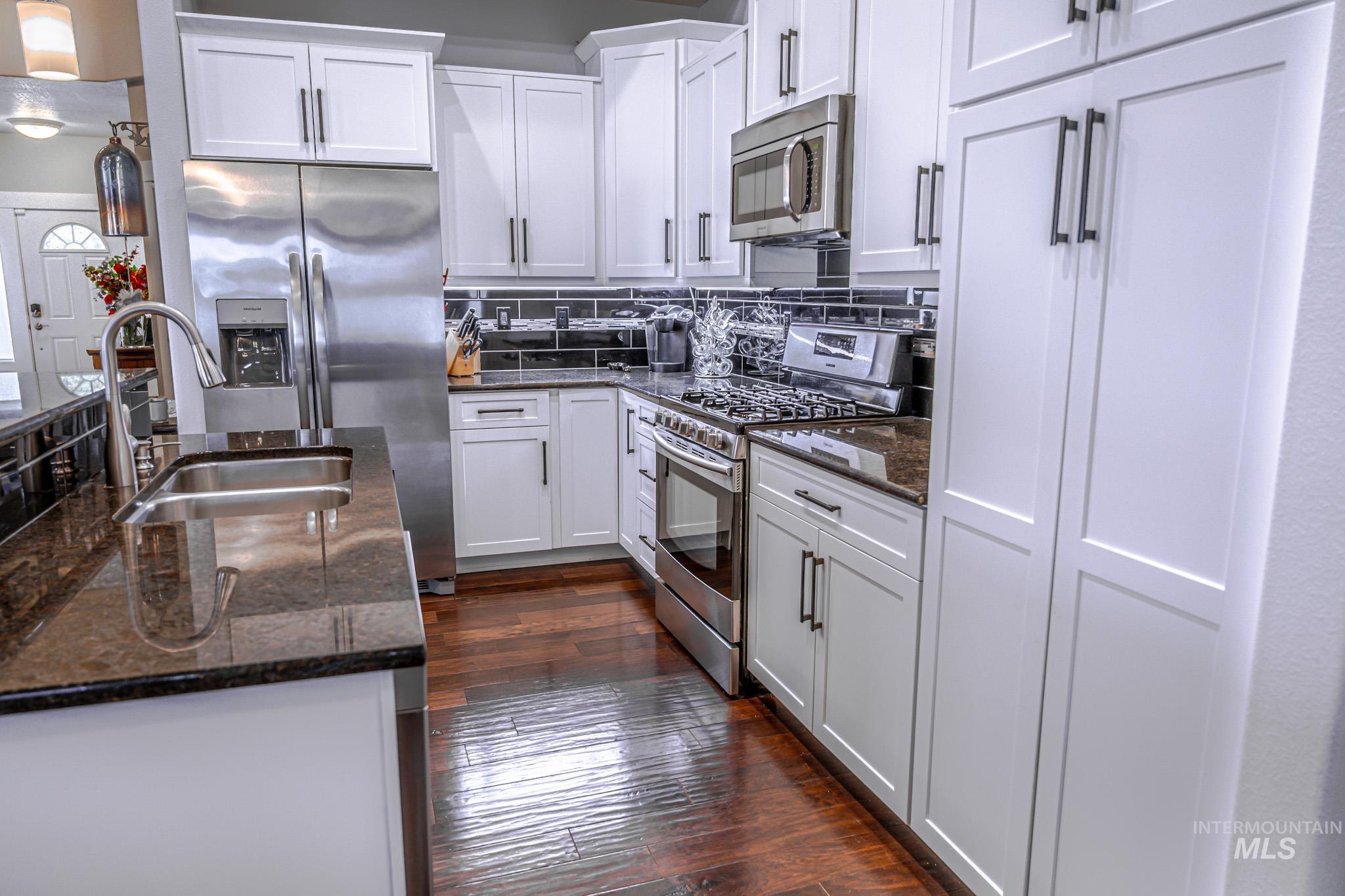 725 Lilac St., Fruitland, Idaho 83619-0000, 3 Bedrooms, 2.5 Bathrooms, Residential For Sale, Price $469,000, 98975352