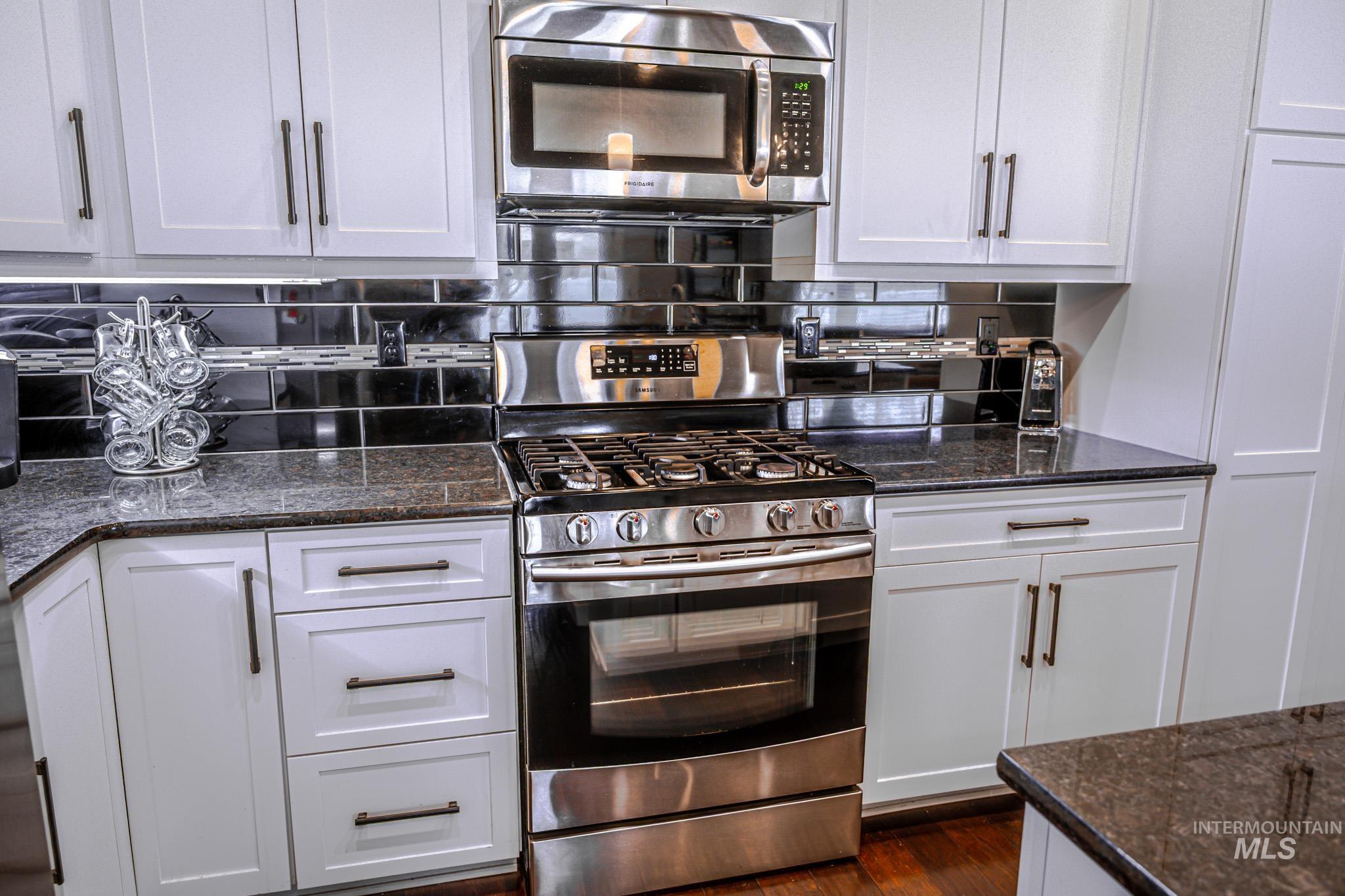 725 Lilac St., Fruitland, Idaho 83619-0000, 3 Bedrooms, 2.5 Bathrooms, Residential For Sale, Price $469,000, 98975352