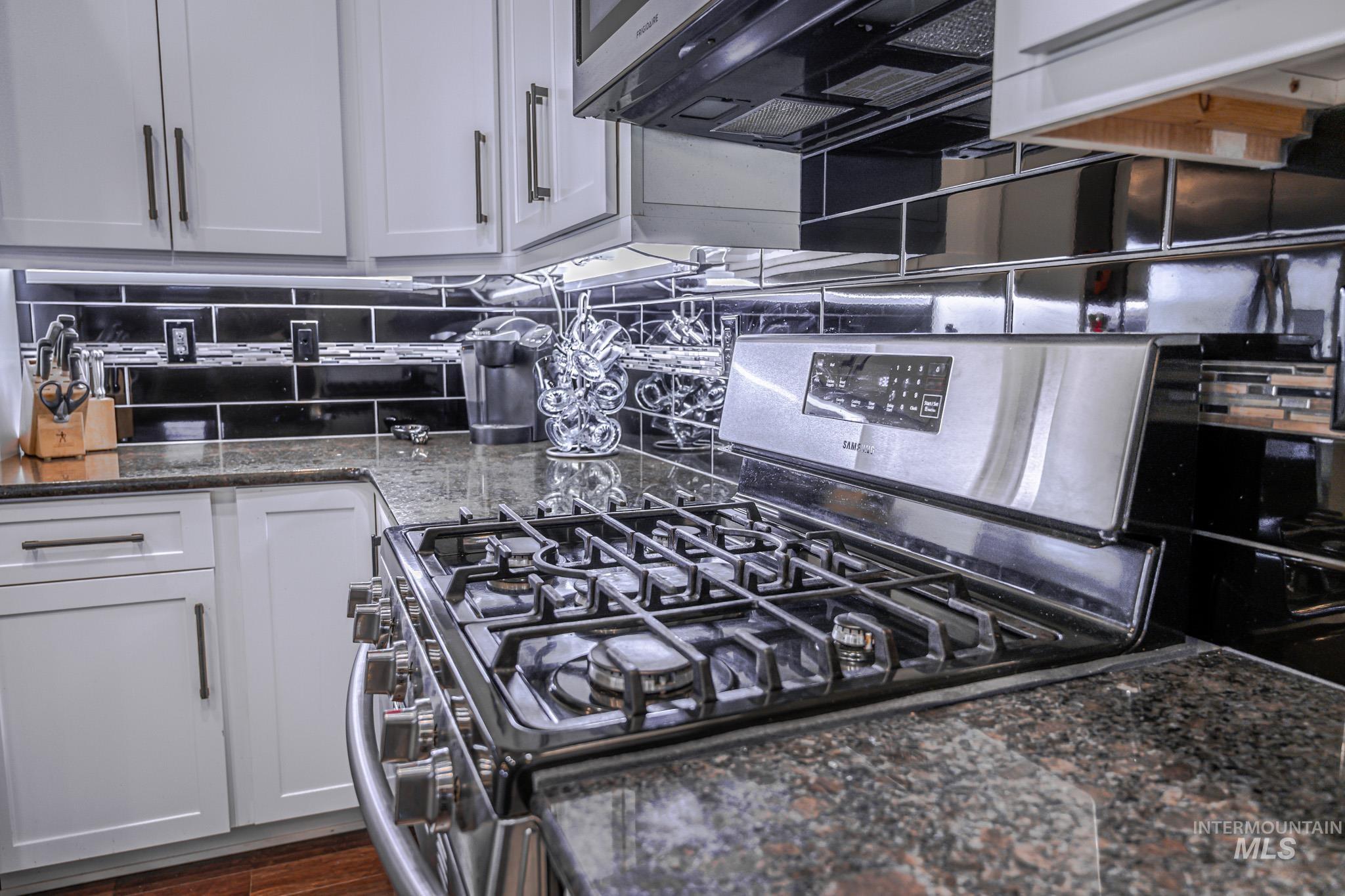 725 Lilac St., Fruitland, Idaho 83619-0000, 3 Bedrooms, 2.5 Bathrooms, Residential For Sale, Price $469,000, 98975352