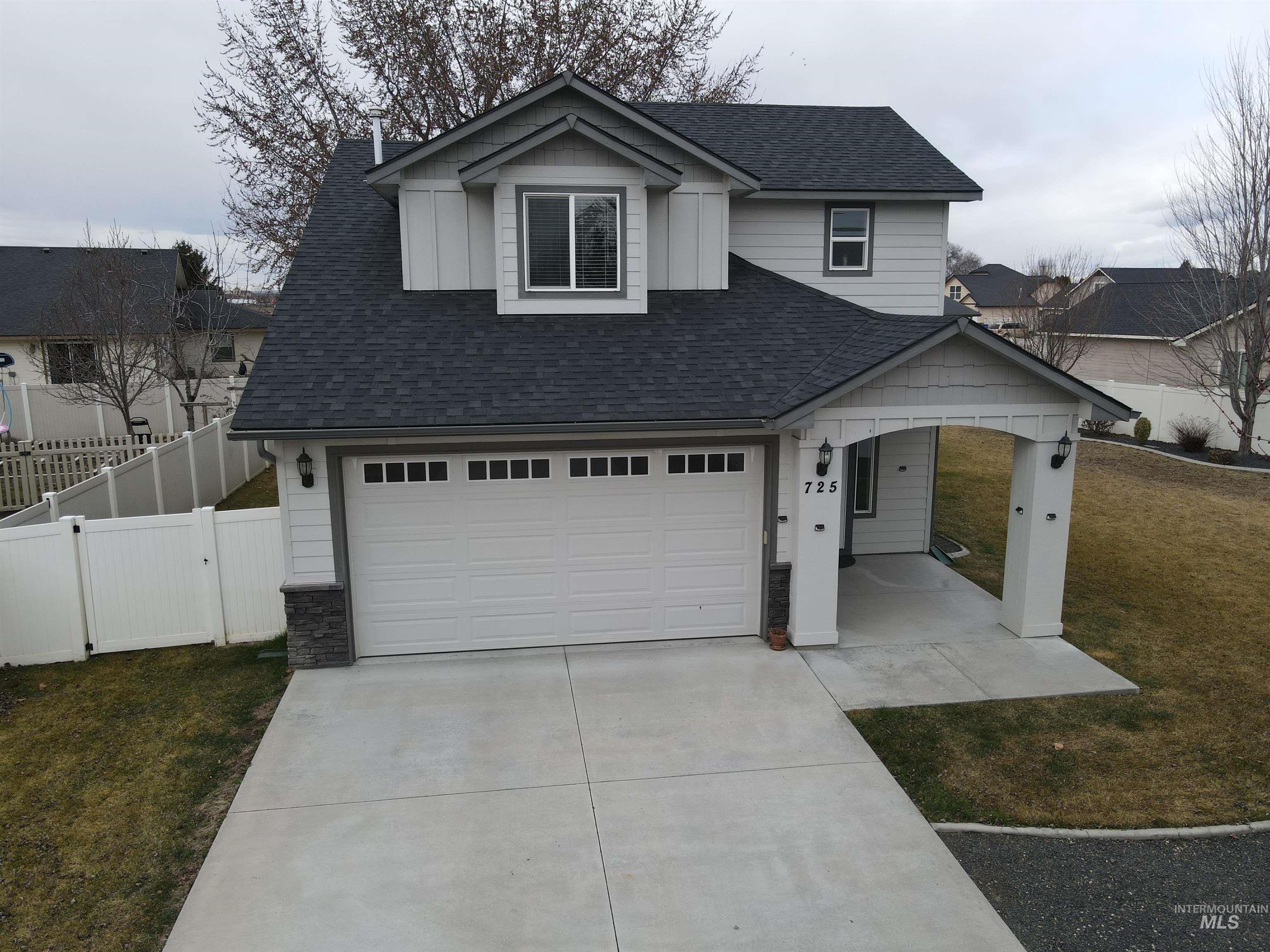 725 Lilac St., Fruitland, Idaho 83619-0000, 3 Bedrooms, 2.5 Bathrooms, Residential For Sale, Price $469,000, 98975352