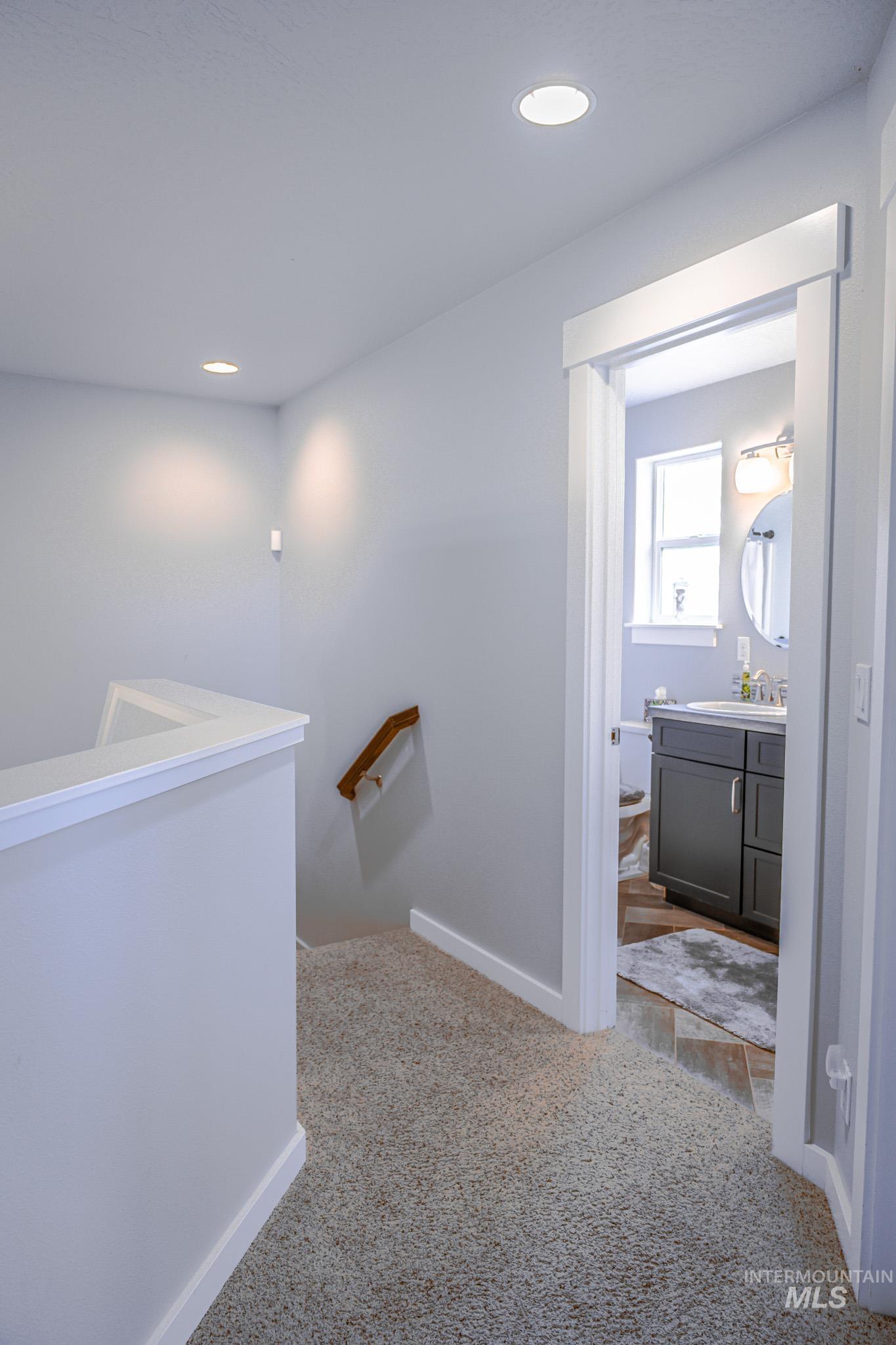 725 Lilac St., Fruitland, Idaho 83619-0000, 3 Bedrooms, 2.5 Bathrooms, Residential For Sale, Price $469,000, 98975352