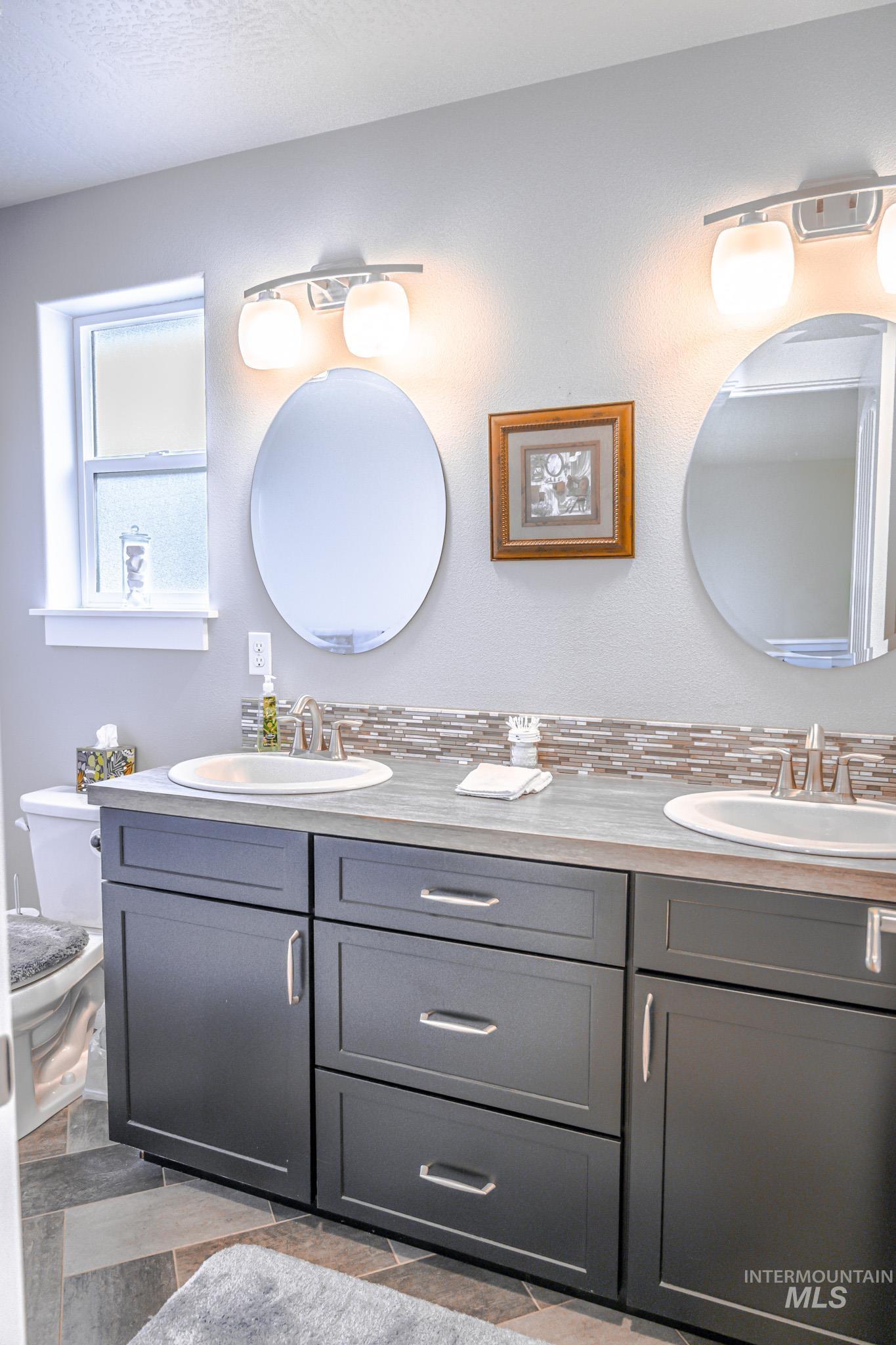 725 Lilac St., Fruitland, Idaho 83619-0000, 3 Bedrooms, 2.5 Bathrooms, Residential For Sale, Price $469,000, 98975352