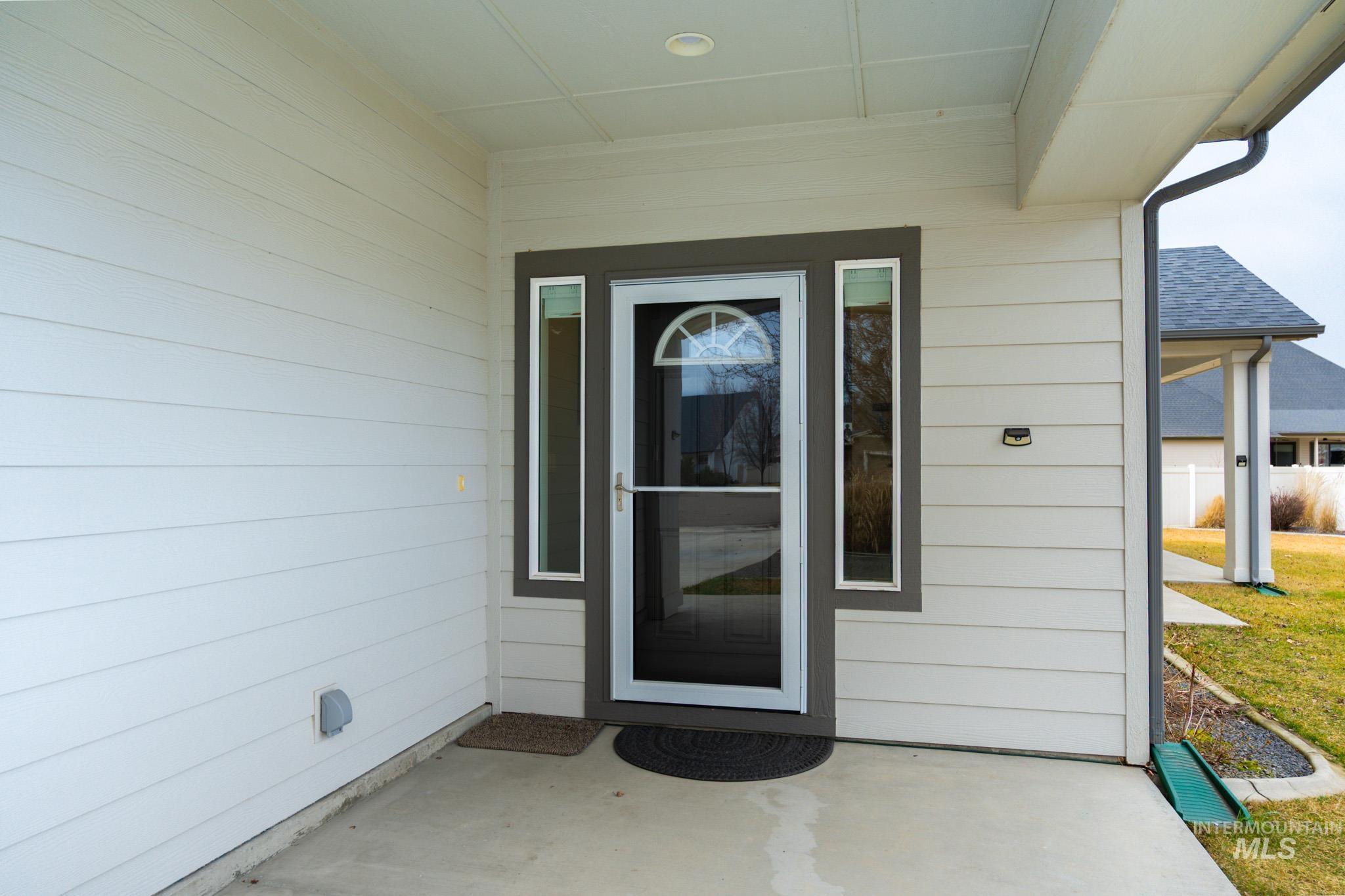 725 Lilac St., Fruitland, Idaho 83619-0000, 3 Bedrooms, 2.5 Bathrooms, Residential For Sale, Price $469,000, 98975352