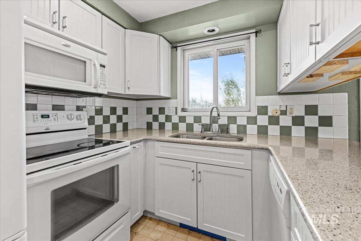 1267 NW Beaman St., Mountain Home, Idaho 83647, 2 Bedrooms, 1 Bathroom, Residential For Sale, Price $315,000,MLS 98975353