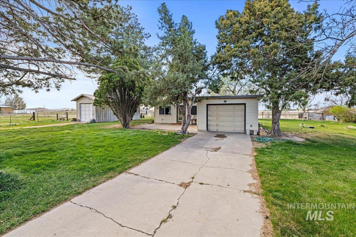 1267 NW Beaman St., Mountain Home, Idaho 83647, 2 Bedrooms, 1 Bathroom, Residential For Sale, Price $315,000,MLS 98975353
