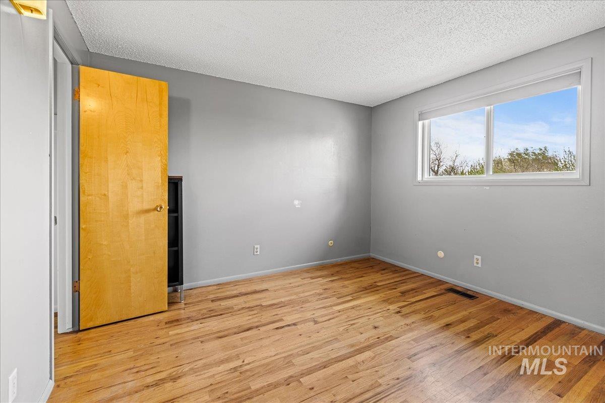 1267 NW Beaman St., Mountain Home, Idaho 83647, 2 Bedrooms, 1 Bathroom, Residential For Sale, Price $315,000,MLS 98975353