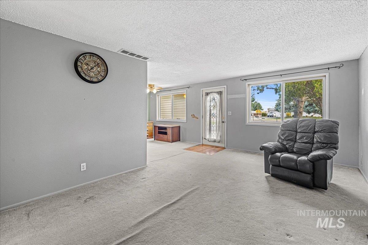 1267 NW Beaman St., Mountain Home, Idaho 83647, 2 Bedrooms, 1 Bathroom, Residential For Sale, Price $315,000,MLS 98975353