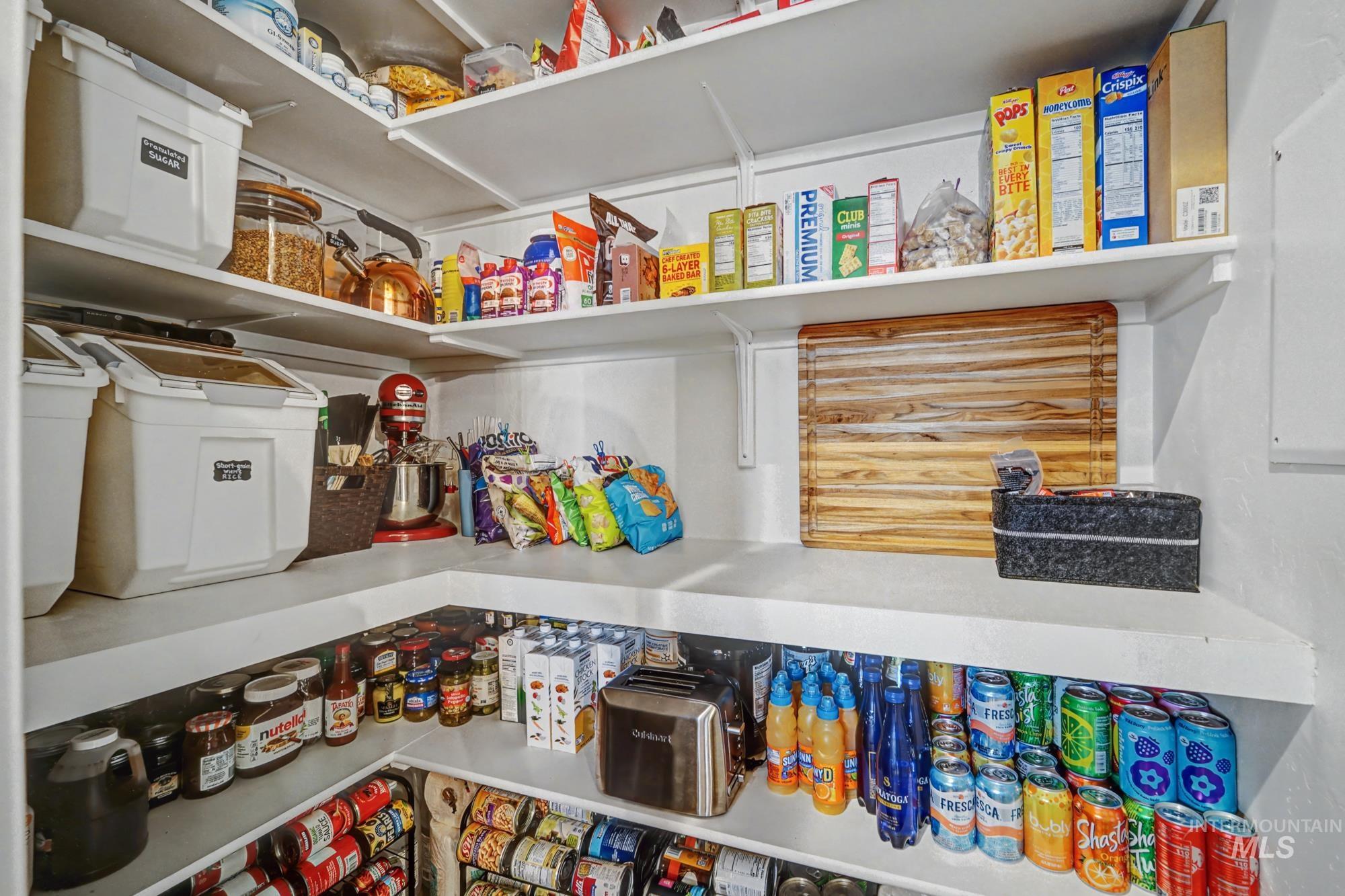 18357 N Burnt Car Way, Boise, Idaho 83714, 3 Bedrooms, 2.5 Bathrooms, Residential For Sale, Price $949,000,MLS 98975355