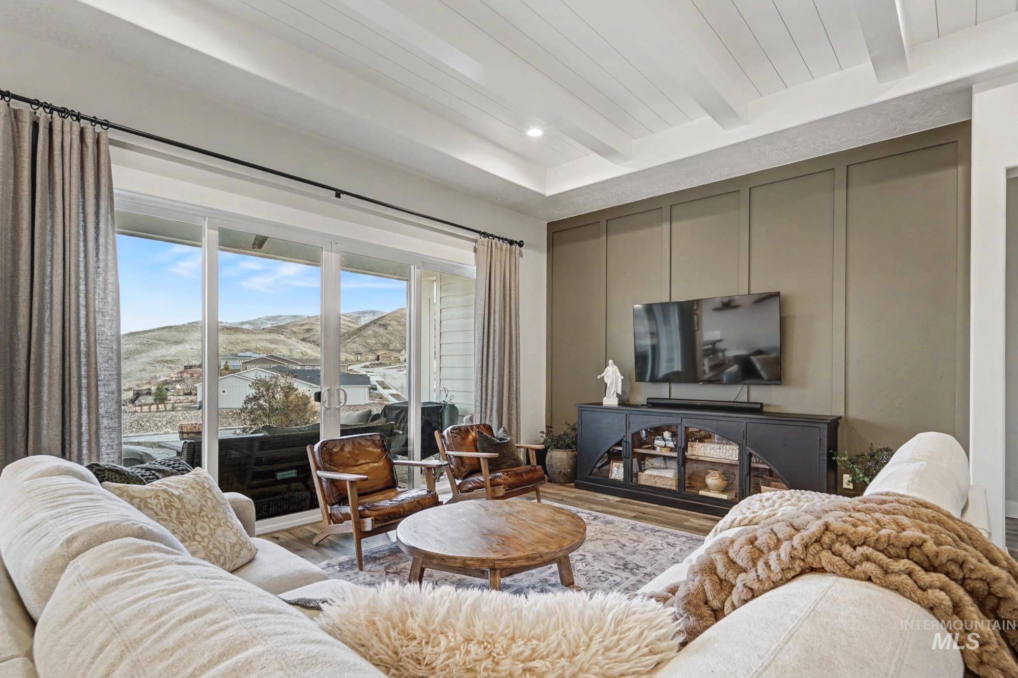 18357 N Burnt Car Way, Boise, Idaho 83714, 3 Bedrooms, 2.5 Bathrooms, Residential For Sale, Price $949,000,MLS 98975355