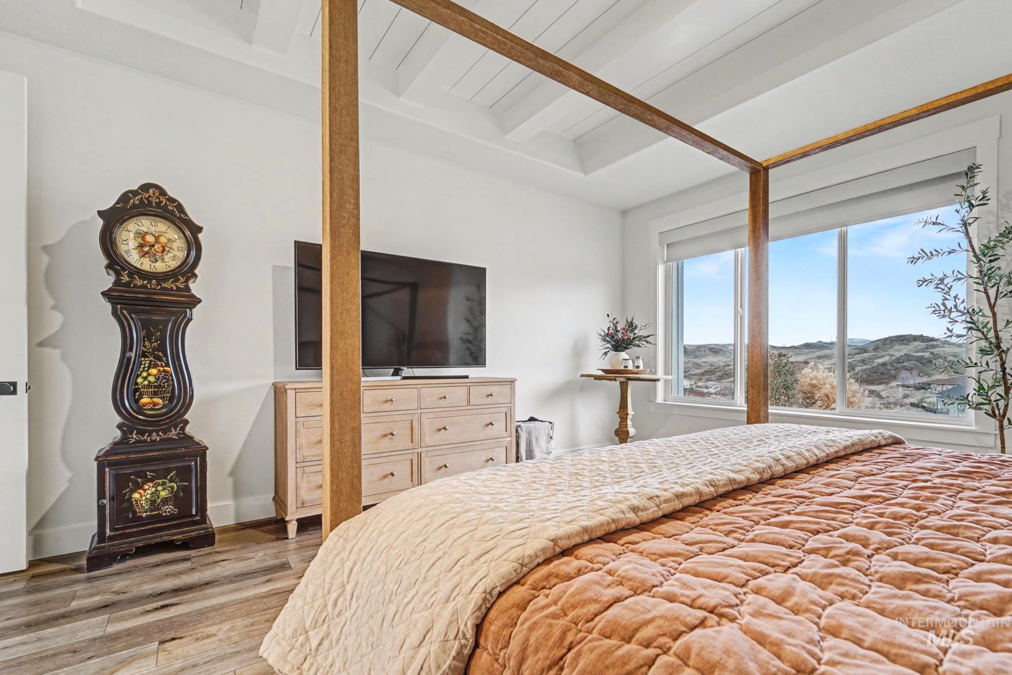 18357 N Burnt Car Way, Boise, Idaho 83714, 3 Bedrooms, 2.5 Bathrooms, Residential For Sale, Price $949,000,MLS 98975355