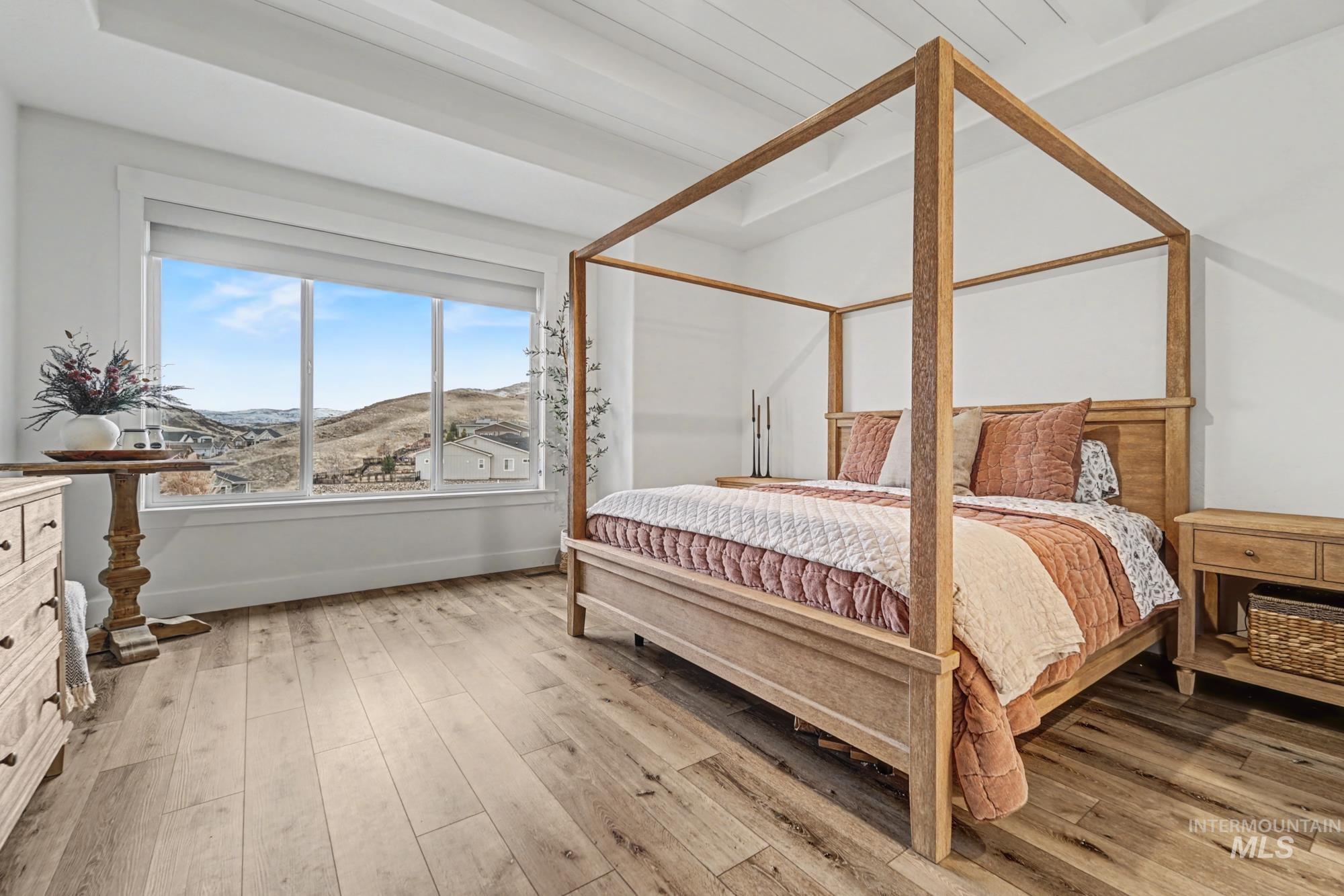 18357 N Burnt Car Way, Boise, Idaho 83714, 3 Bedrooms, 2.5 Bathrooms, Residential For Sale, Price $924,000,MLS 98975355