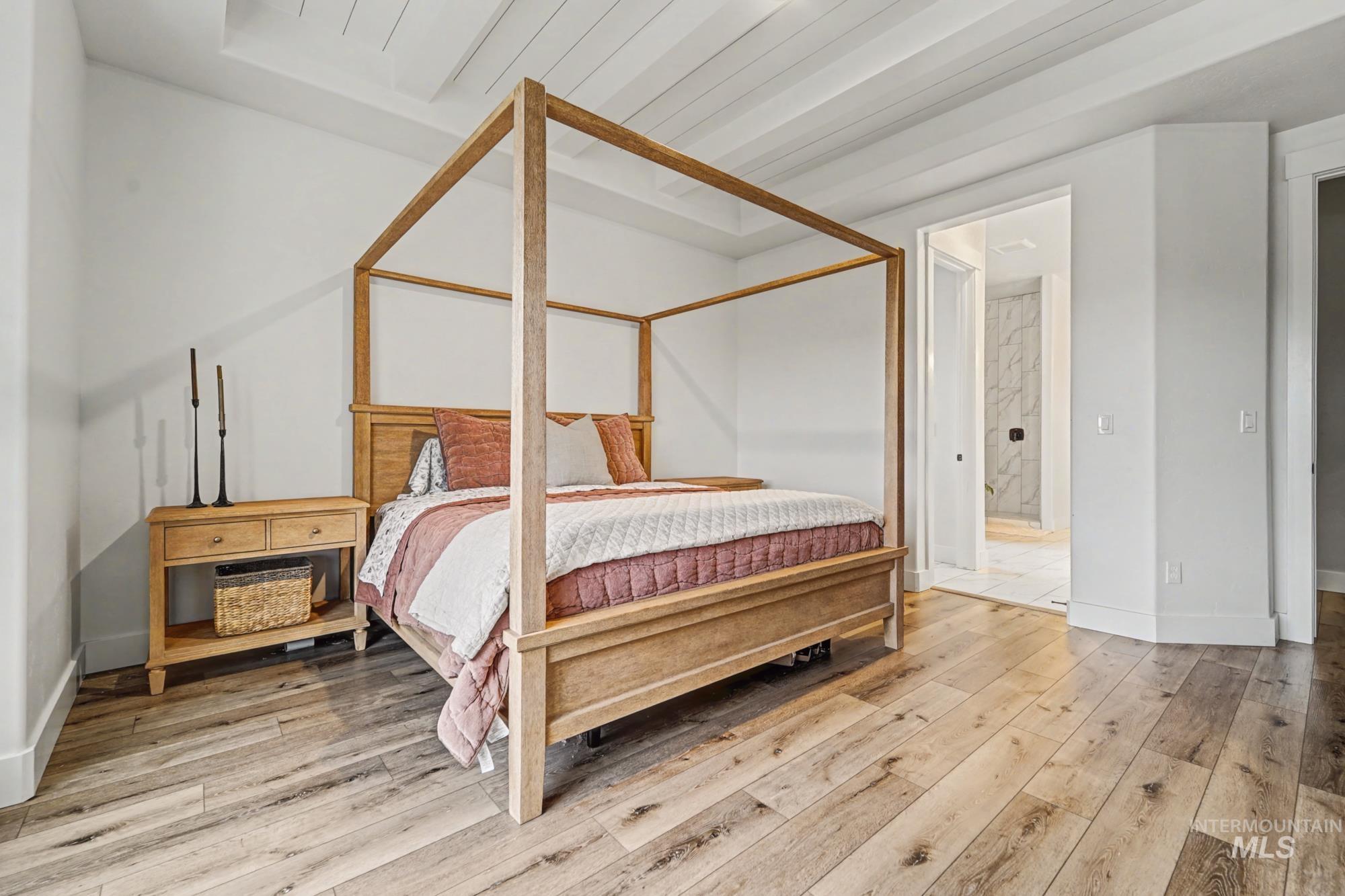 18357 N Burnt Car Way, Boise, Idaho 83714, 3 Bedrooms, 2.5 Bathrooms, Residential For Sale, Price $949,000,MLS 98975355