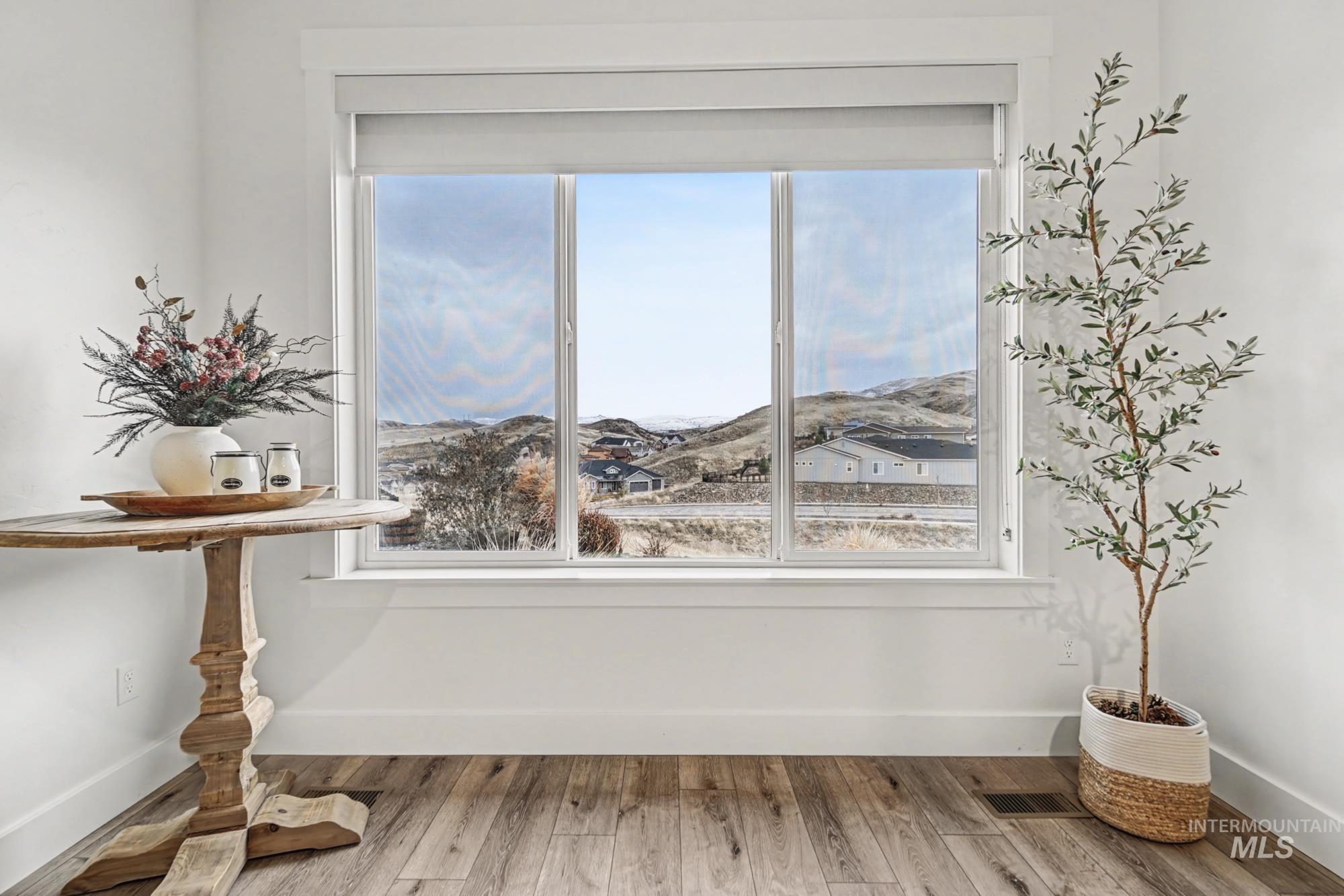 18357 N Burnt Car Way, Boise, Idaho 83714, 3 Bedrooms, 2.5 Bathrooms, Residential For Sale, Price $924,000,MLS 98975355