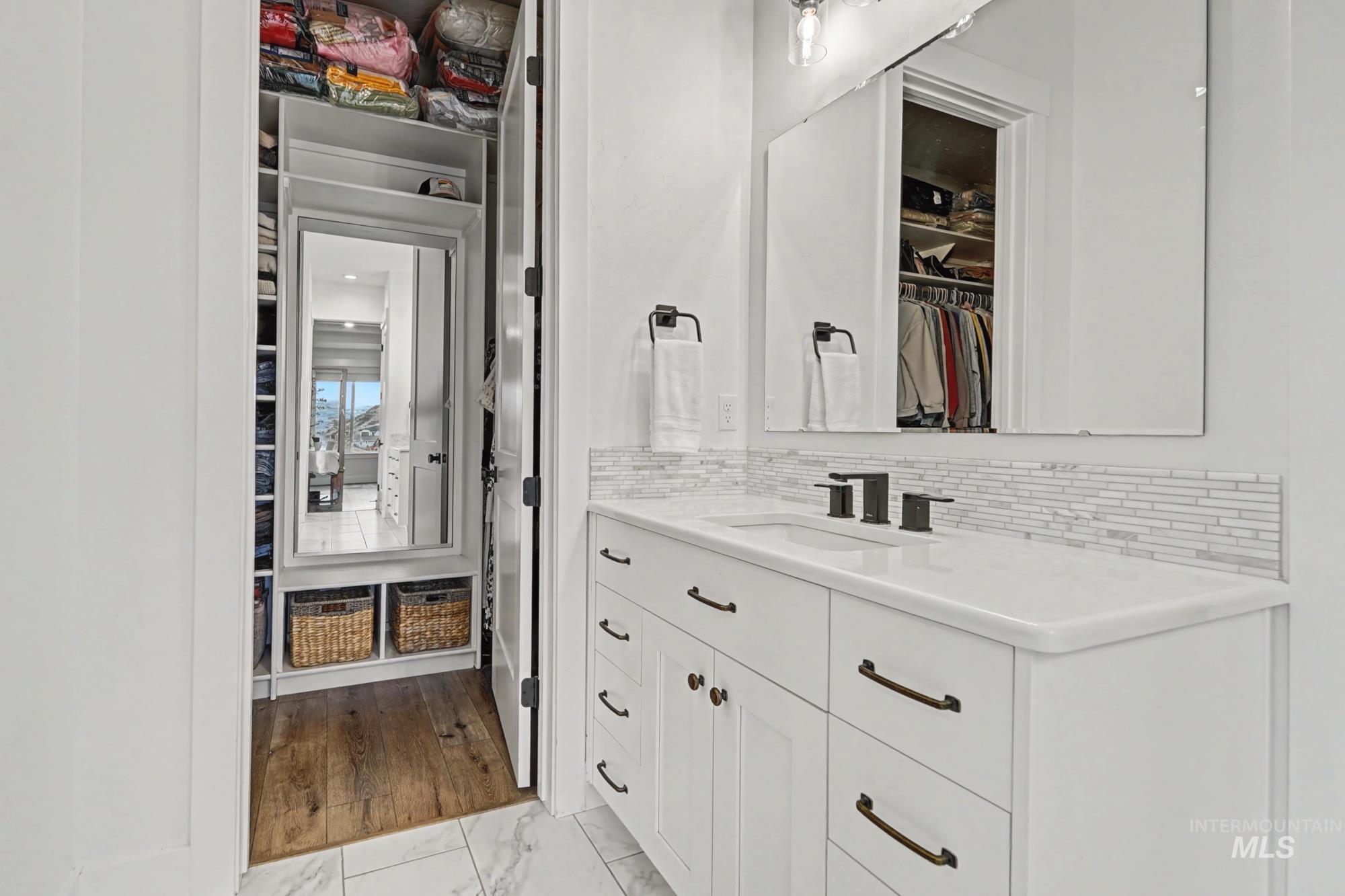 18357 N Burnt Car Way, Boise, Idaho 83714, 3 Bedrooms, 2.5 Bathrooms, Residential For Sale, Price $924,000,MLS 98975355