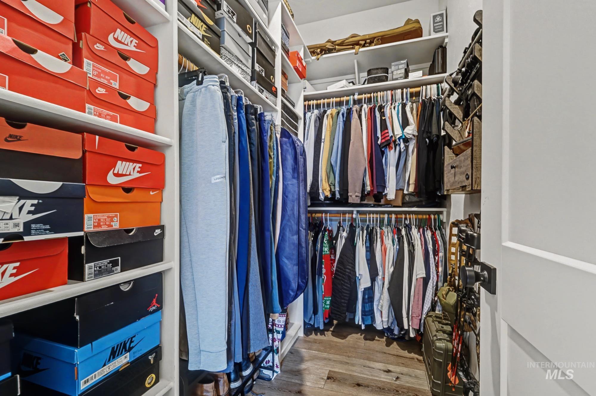 18357 N Burnt Car Way, Boise, Idaho 83714, 3 Bedrooms, 2.5 Bathrooms, Residential For Sale, Price $949,000,MLS 98975355