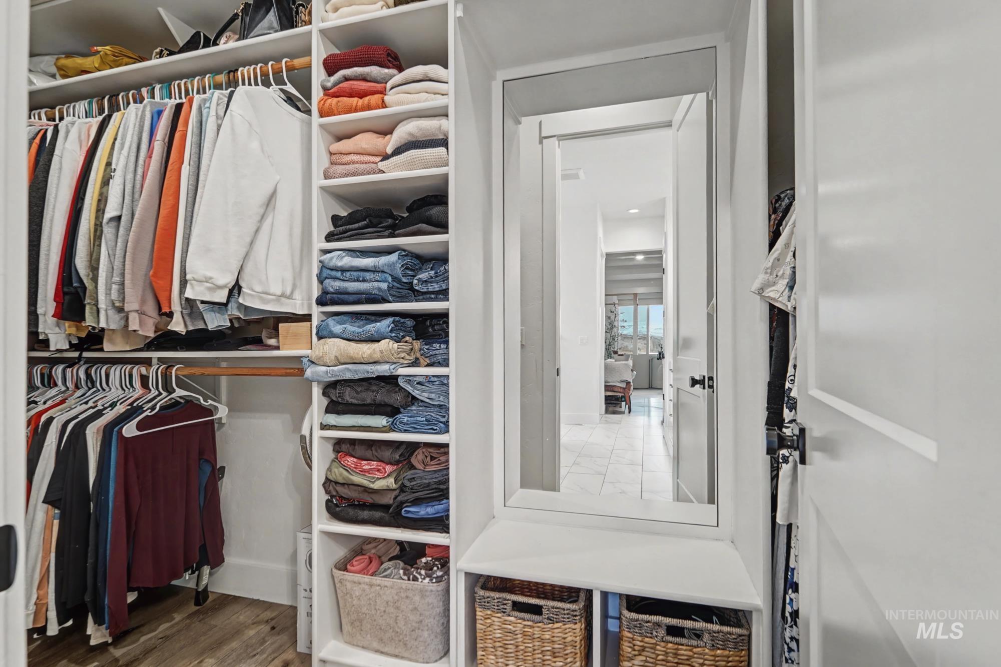 18357 N Burnt Car Way, Boise, Idaho 83714, 3 Bedrooms, 2.5 Bathrooms, Residential For Sale, Price $924,000,MLS 98975355