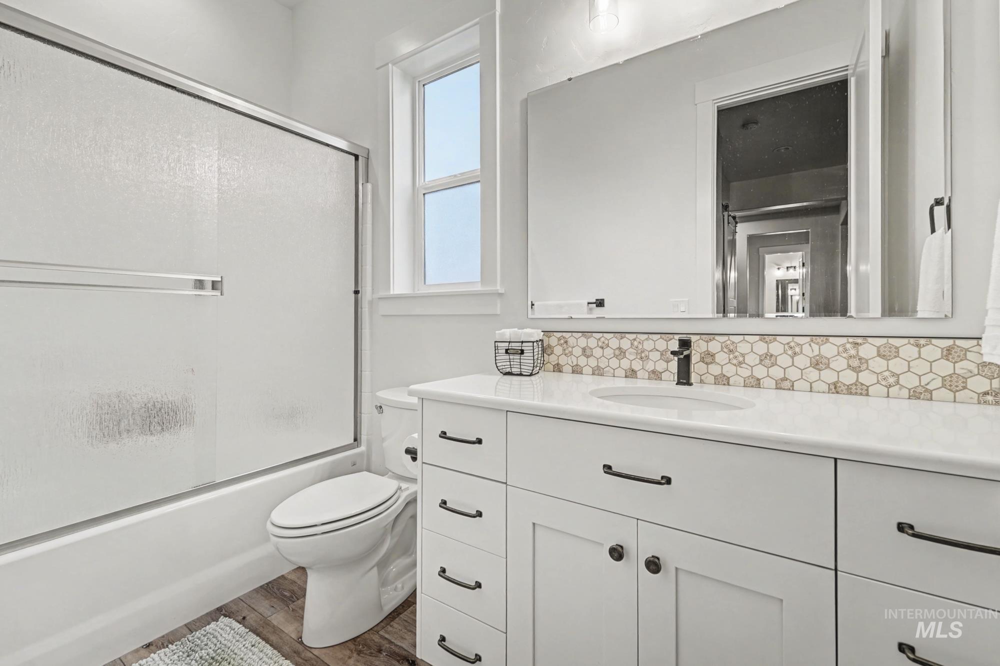 18357 N Burnt Car Way, Boise, Idaho 83714, 3 Bedrooms, 2.5 Bathrooms, Residential For Sale, Price $949,000,MLS 98975355