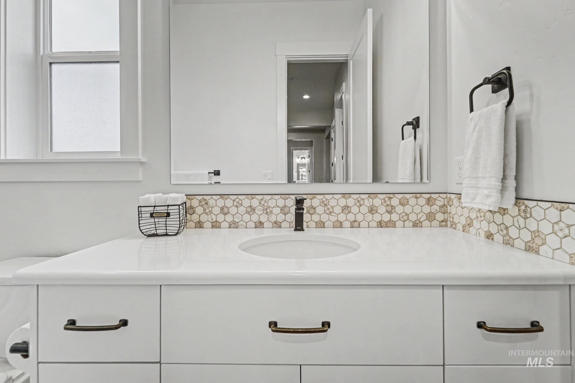 18357 N Burnt Car Way, Boise, Idaho 83714, 3 Bedrooms, 2.5 Bathrooms, Residential For Sale, Price $924,000,MLS 98975355