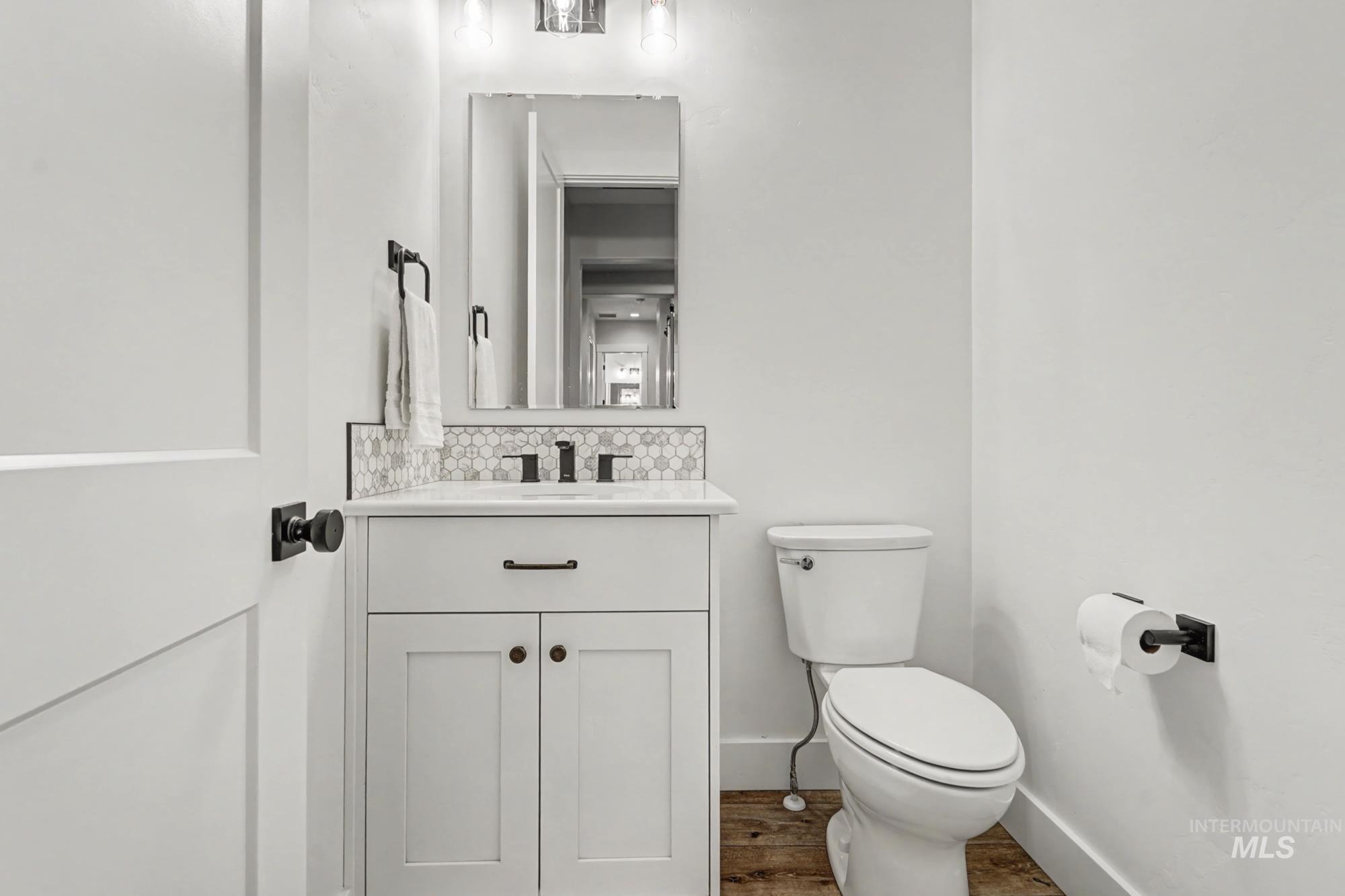 18357 N Burnt Car Way, Boise, Idaho 83714, 3 Bedrooms, 2.5 Bathrooms, Residential For Sale, Price $949,000,MLS 98975355